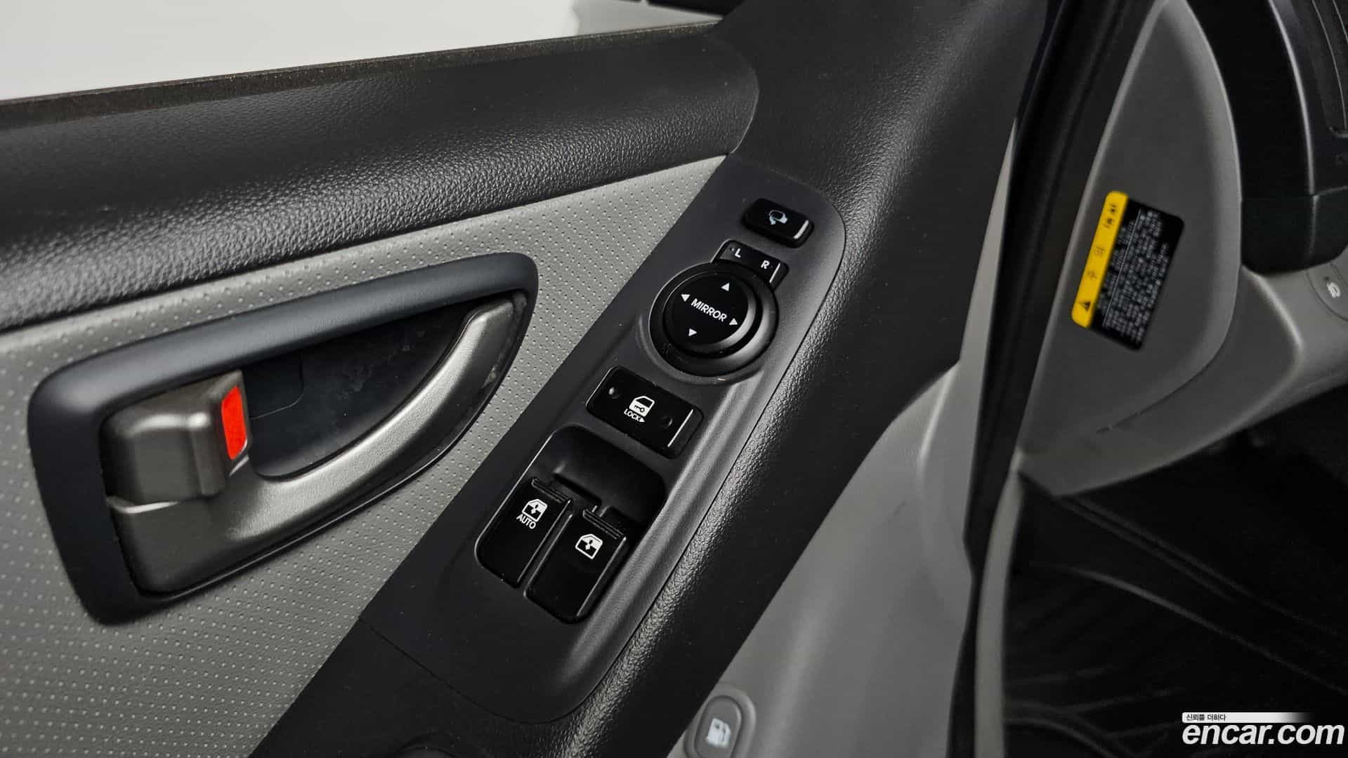 Starex Hyundai 2018.6-OPTION-041