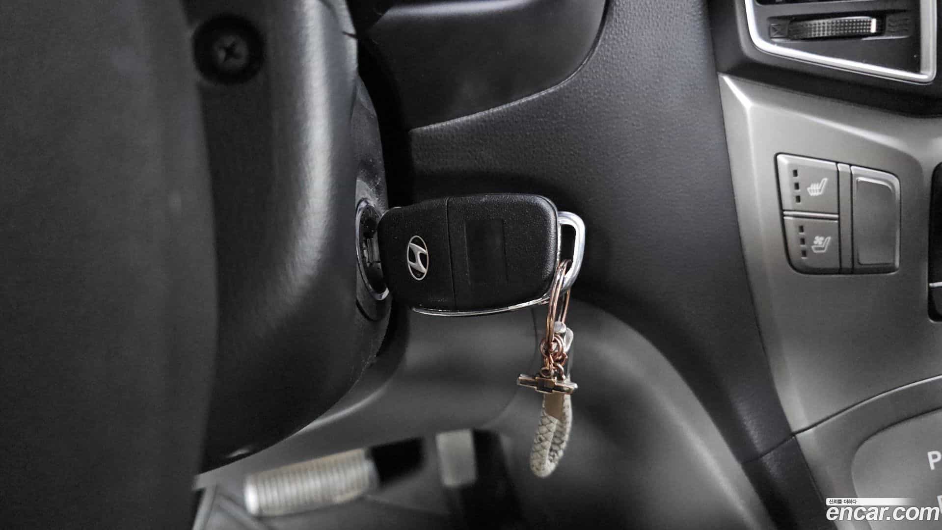 Starex Hyundai 2018.6-OPTION-044