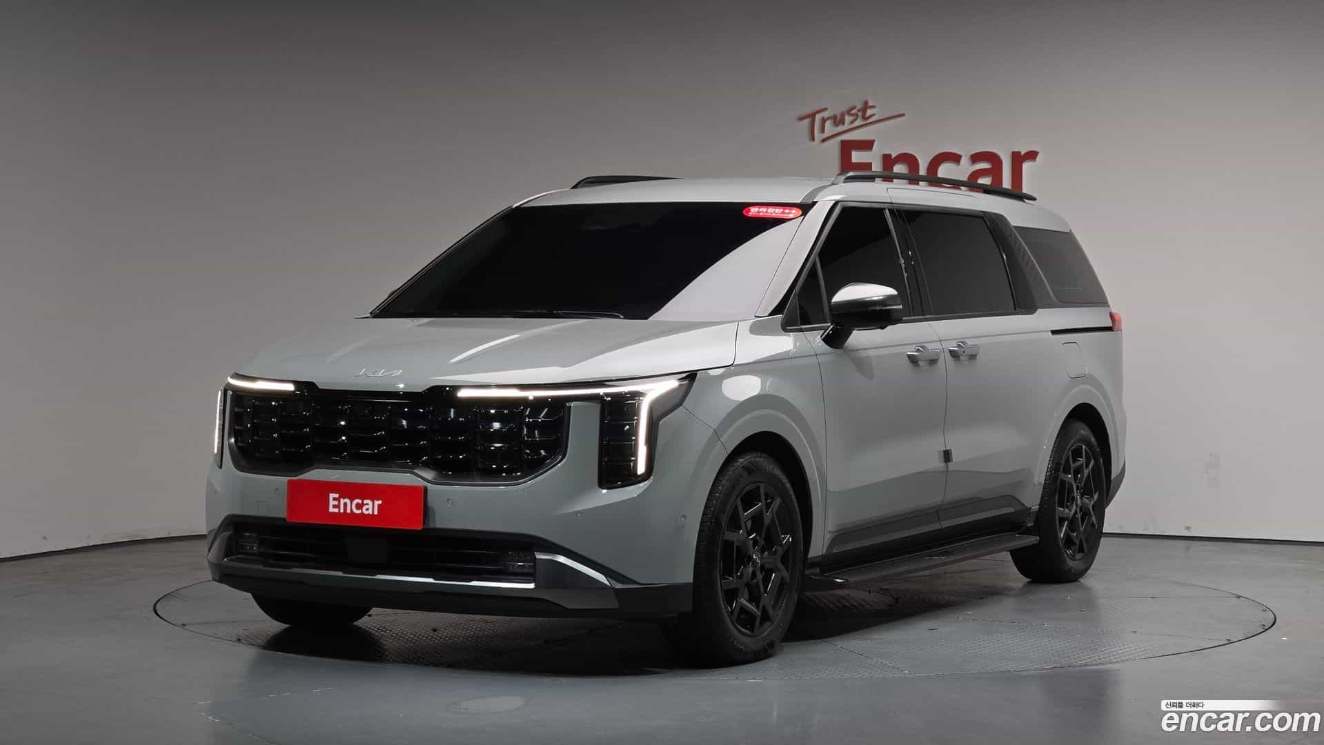 Canival Kia 2025.8-THUMBNAIL-011