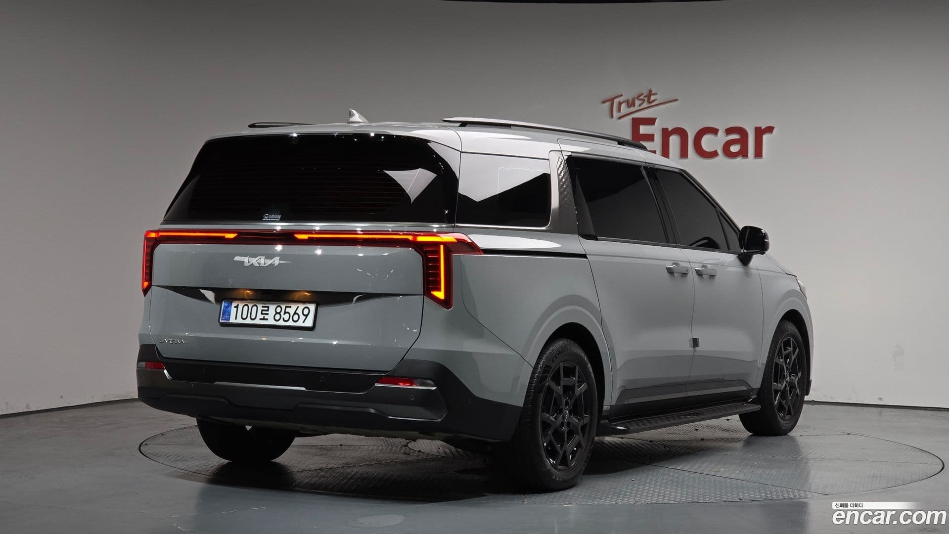 Main__Slider__Photo:Canival Kia 2025.8-1