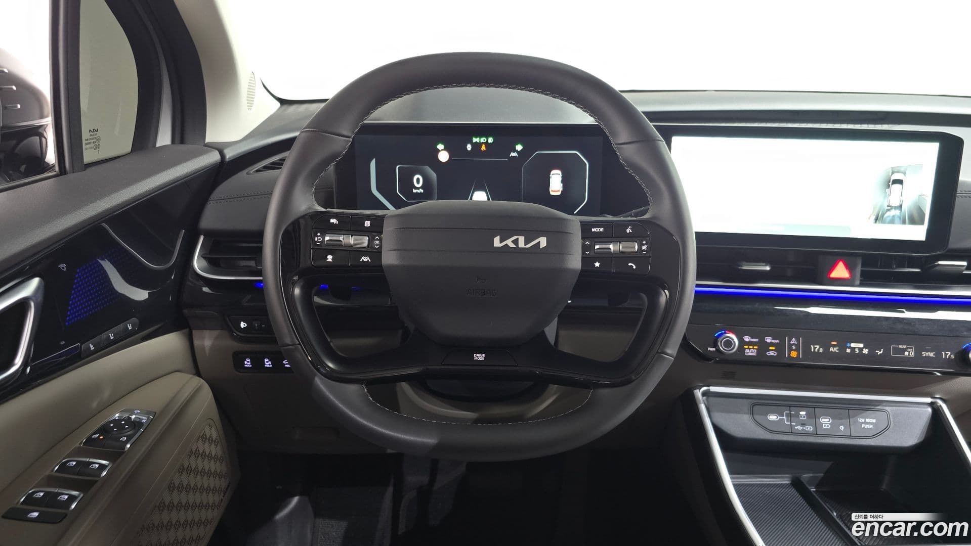 Main__Slider__Photo:Canival Kia 2025.8-13
