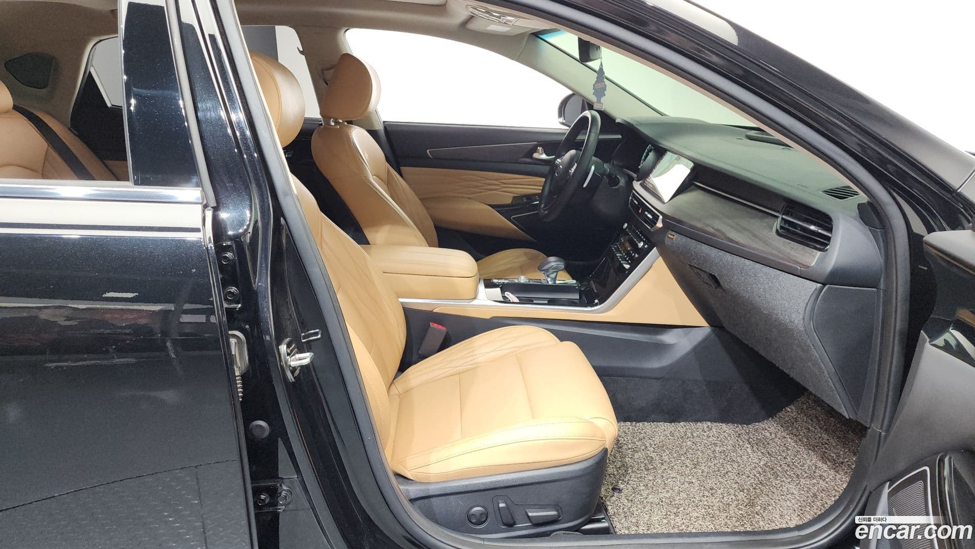 Main__Slider__Photo:K7 Kia 2019.8-25
