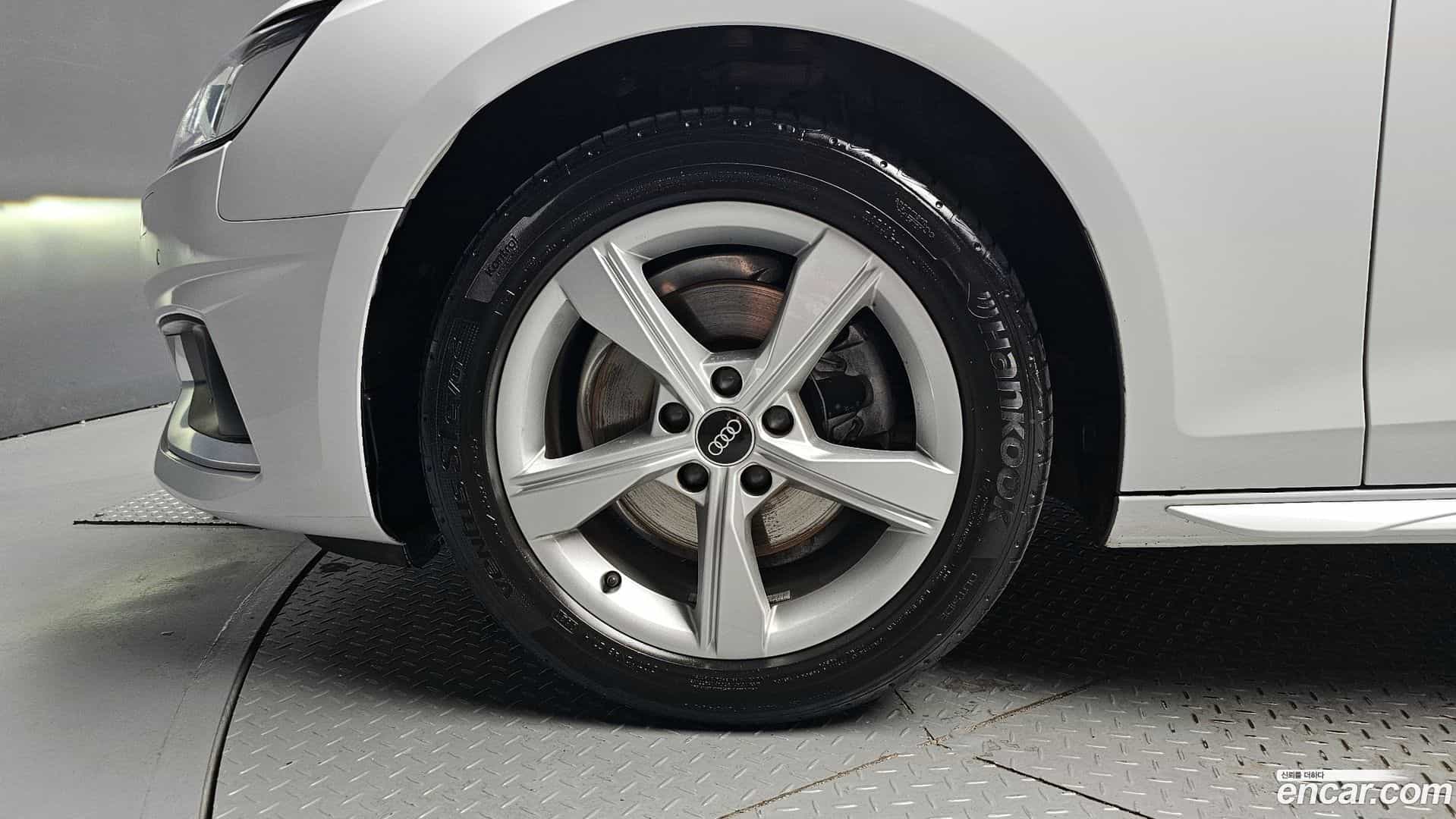A4 Audi 2021.10-OUTER-005