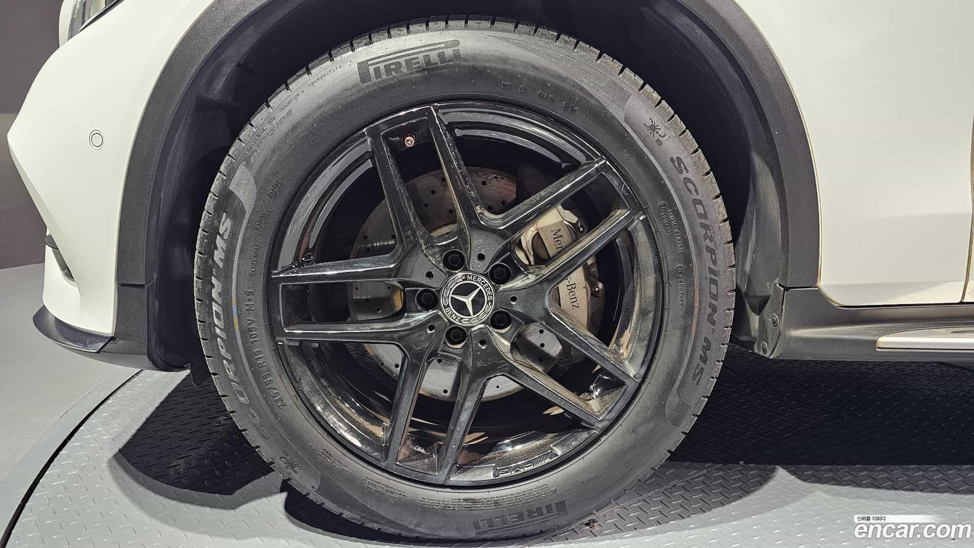 GLC-Class Mercedes-Benz 2018.5-OUTER-005