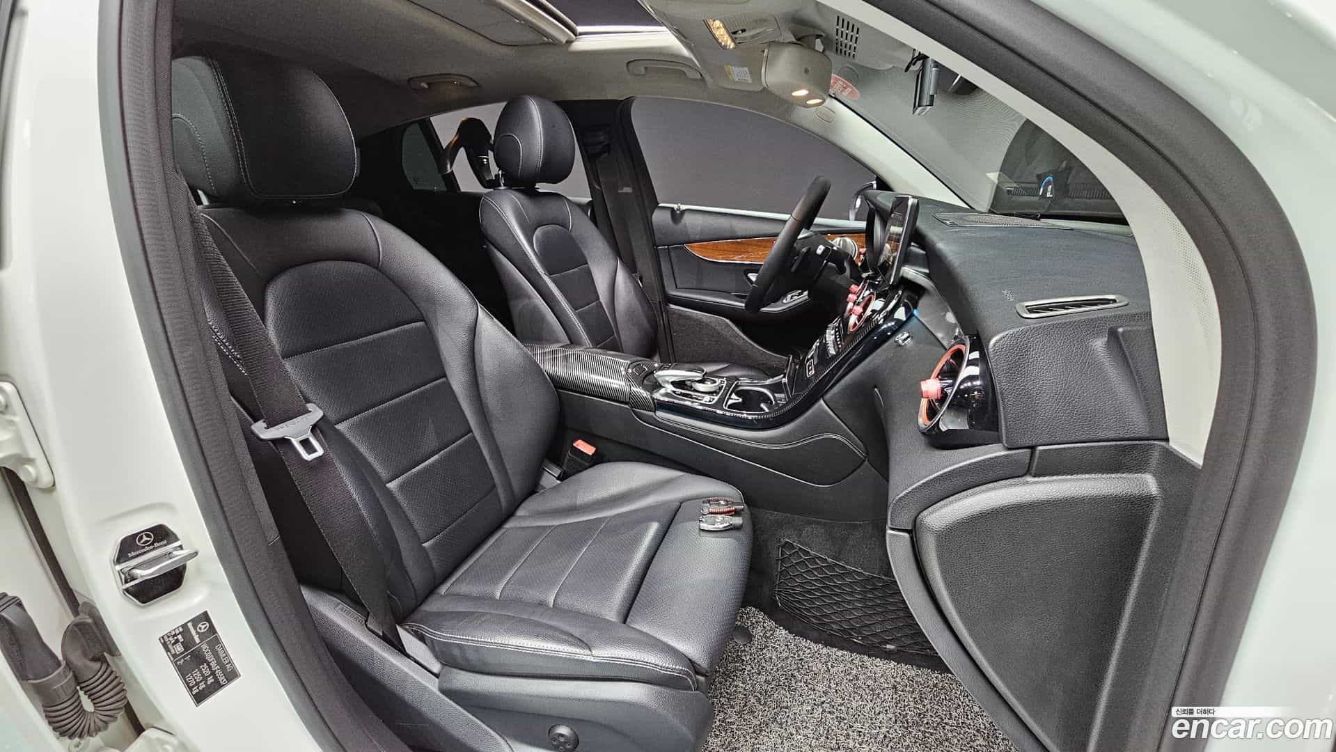GLC-Class Mercedes-Benz 2018.5-INNER-010