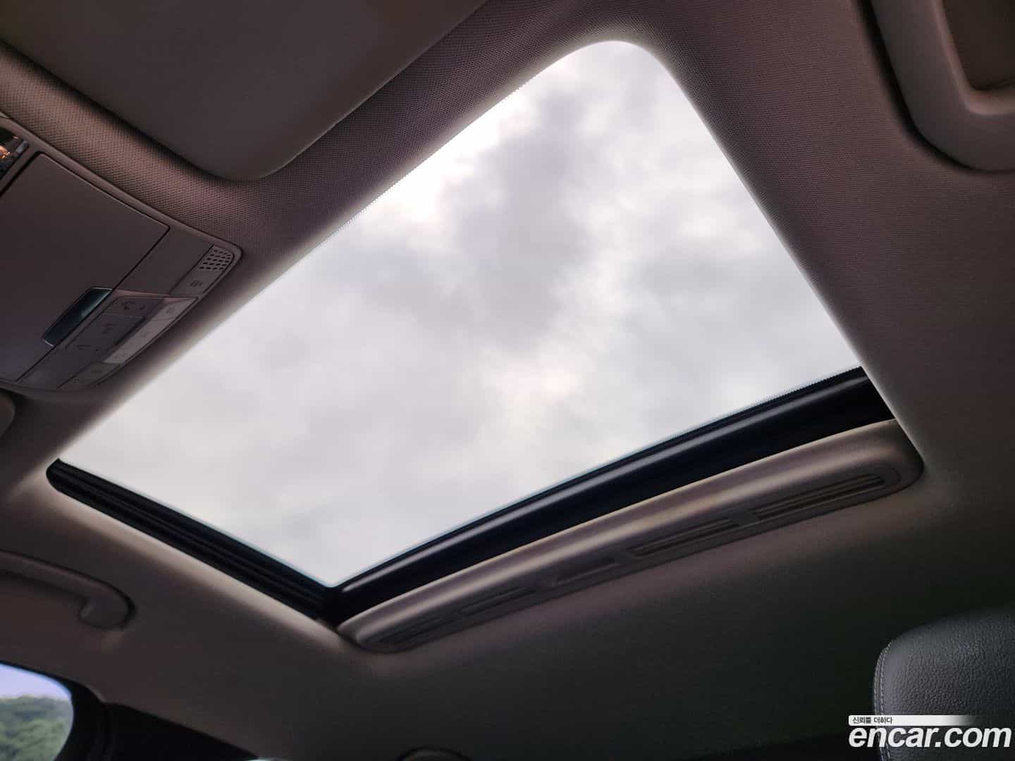 GLC-Class Mercedes-Benz 2018.5-OPTION-015