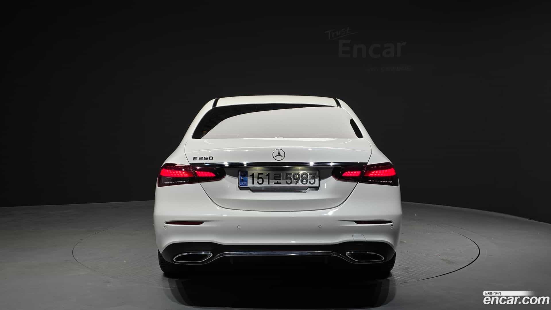 E-Class Mercedes-Benz 2022.9-OUTER-004