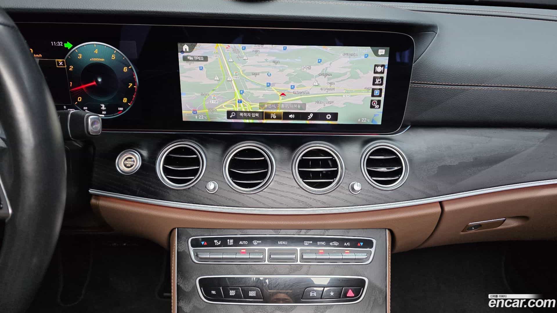 E-Class Mercedes-Benz 2022.9-OPTION-017