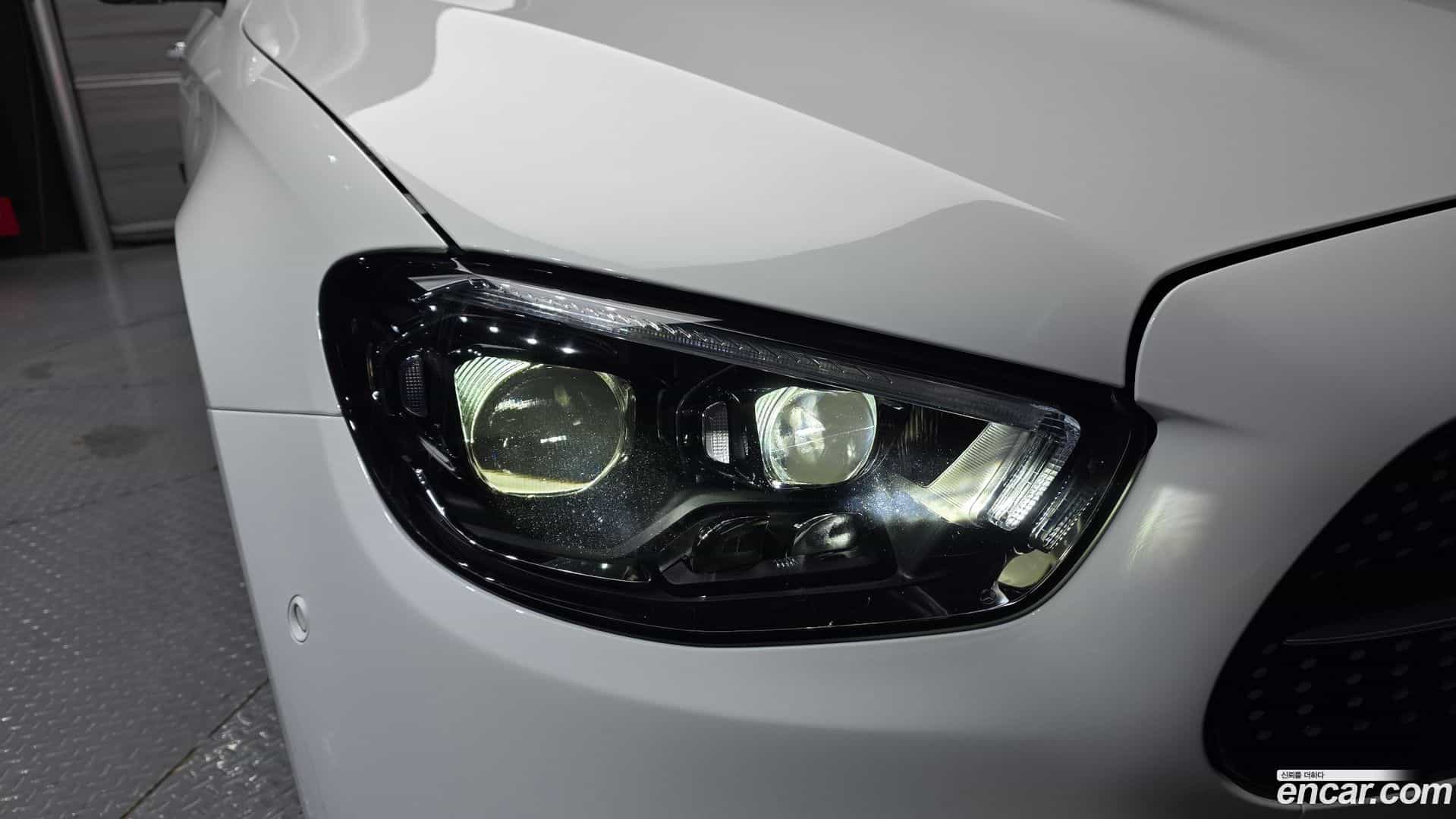 E-Class Mercedes-Benz 2022.9-OUTER-032