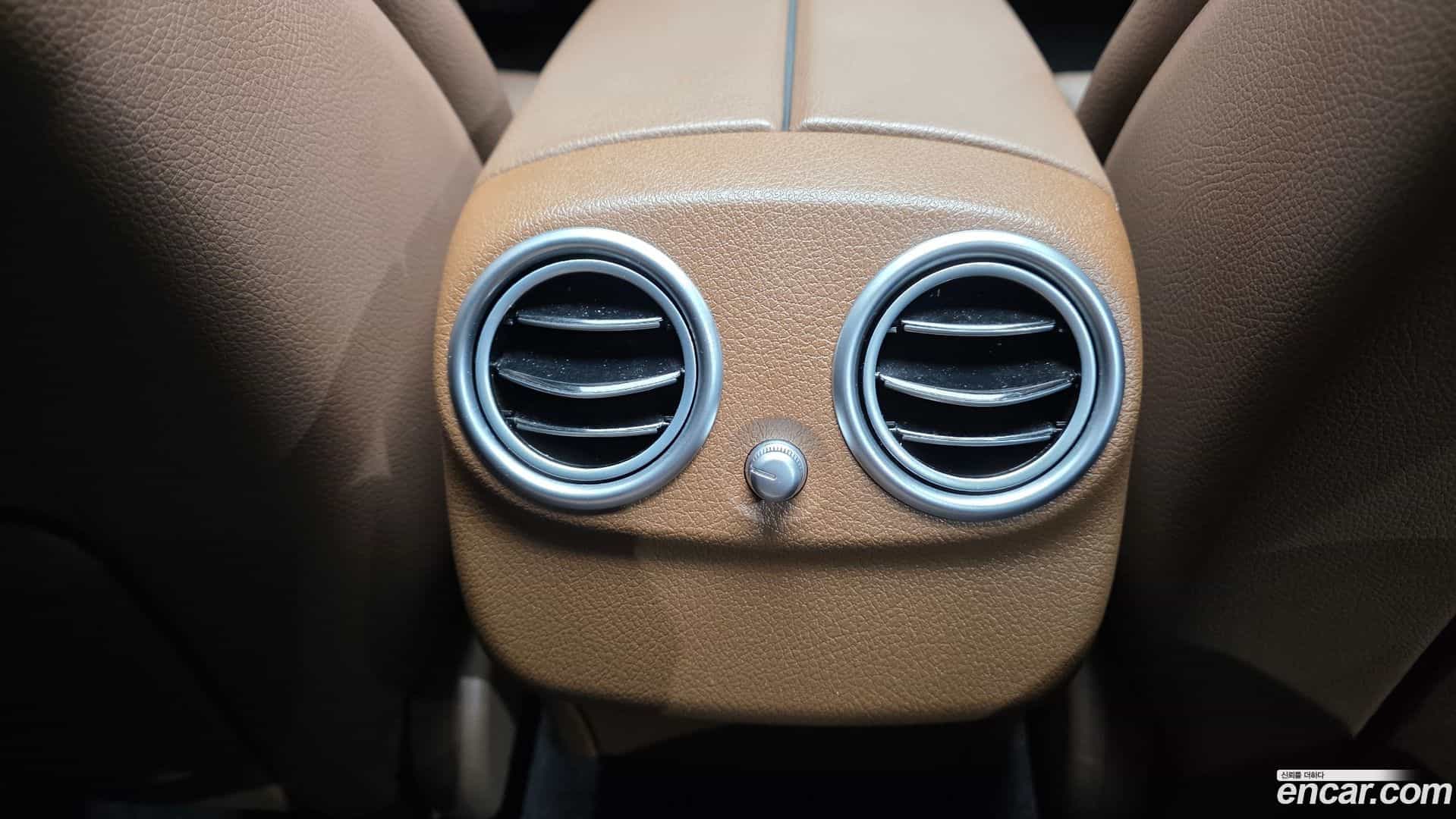 E-Class Mercedes-Benz 2022.9-OPTION-042