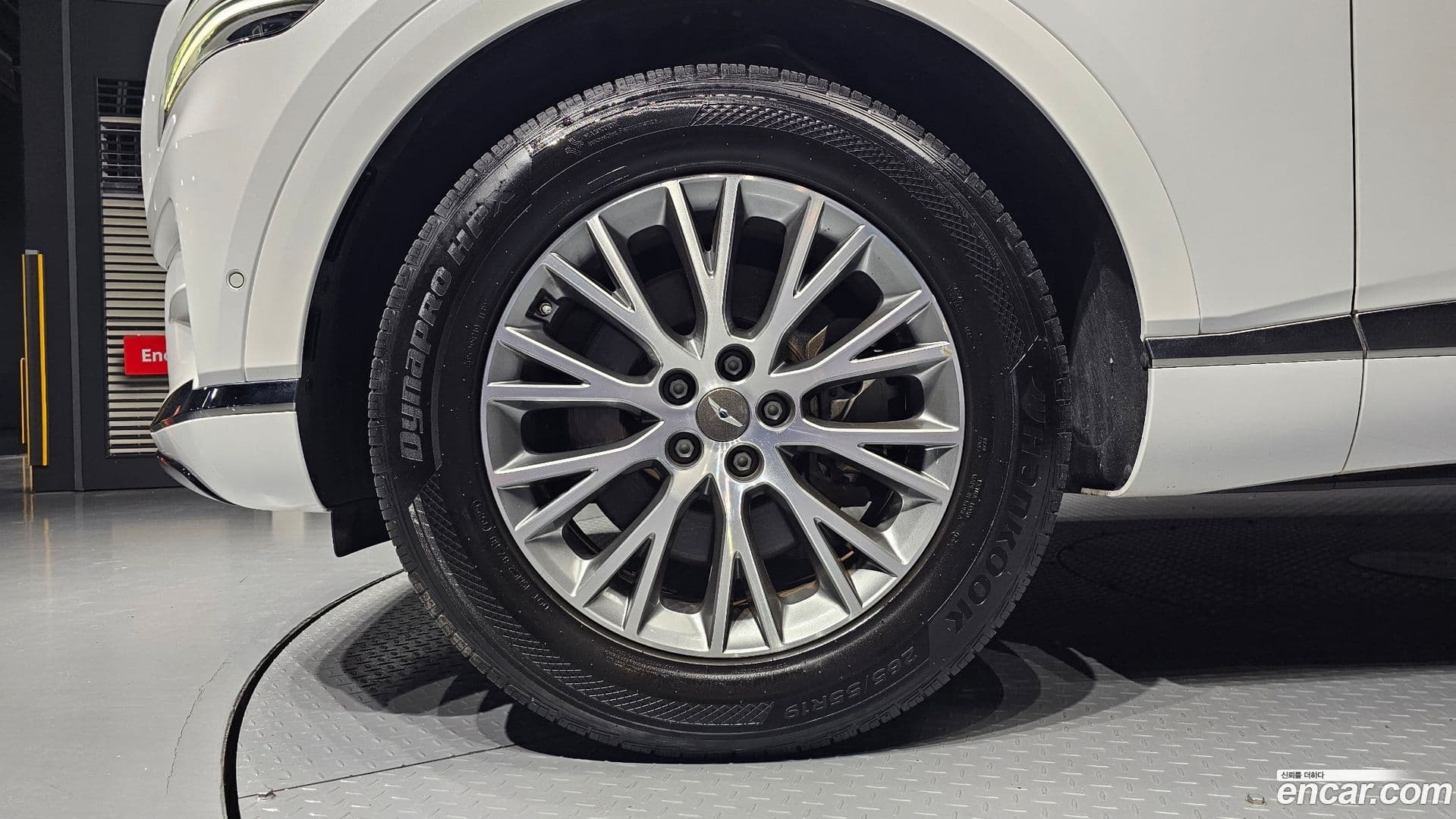 Main__Slider__Photo:GV80 Genesis 2020.3-4
