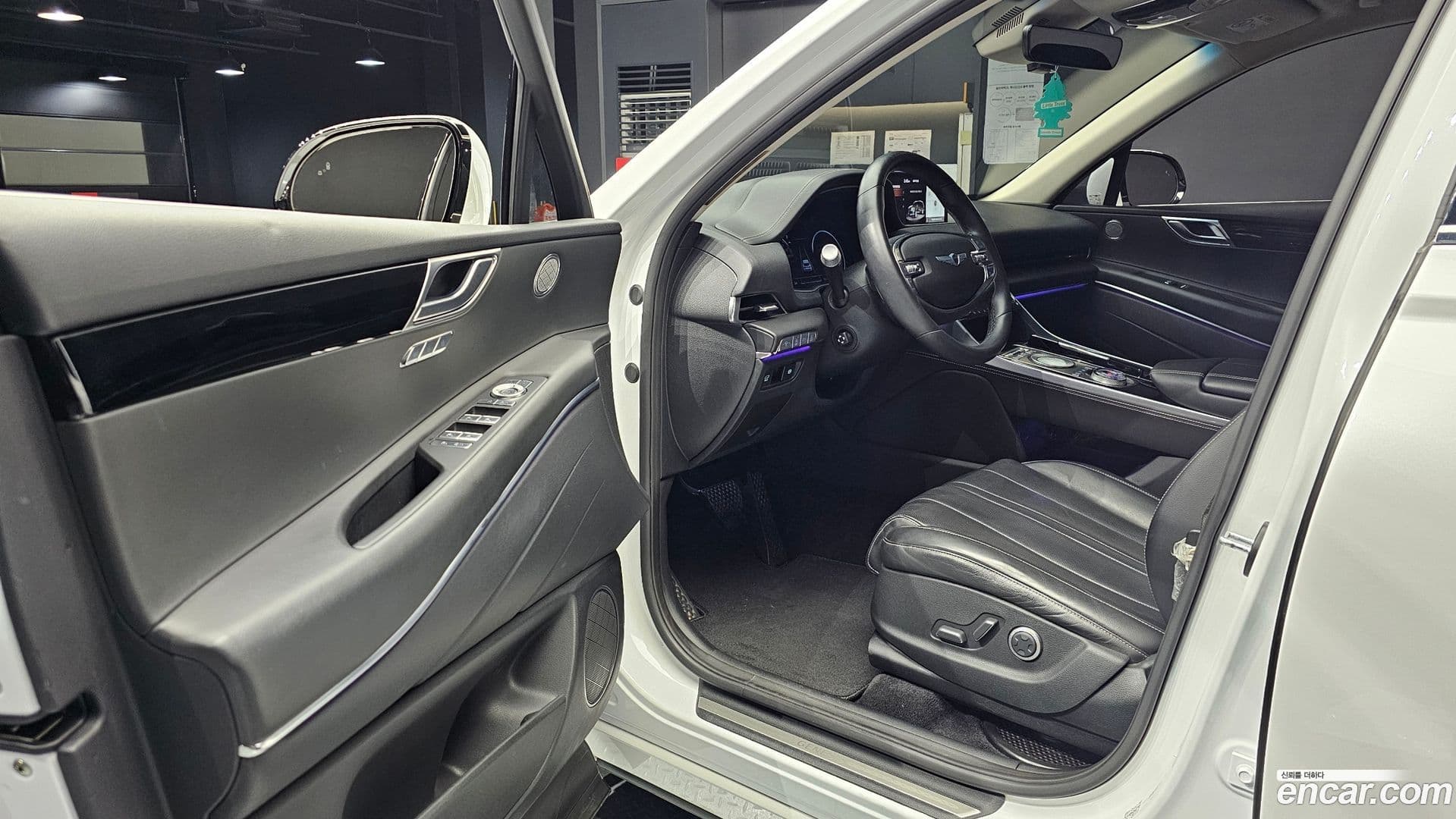 Main__Slider__Photo:GV80 Genesis 2020.3-9