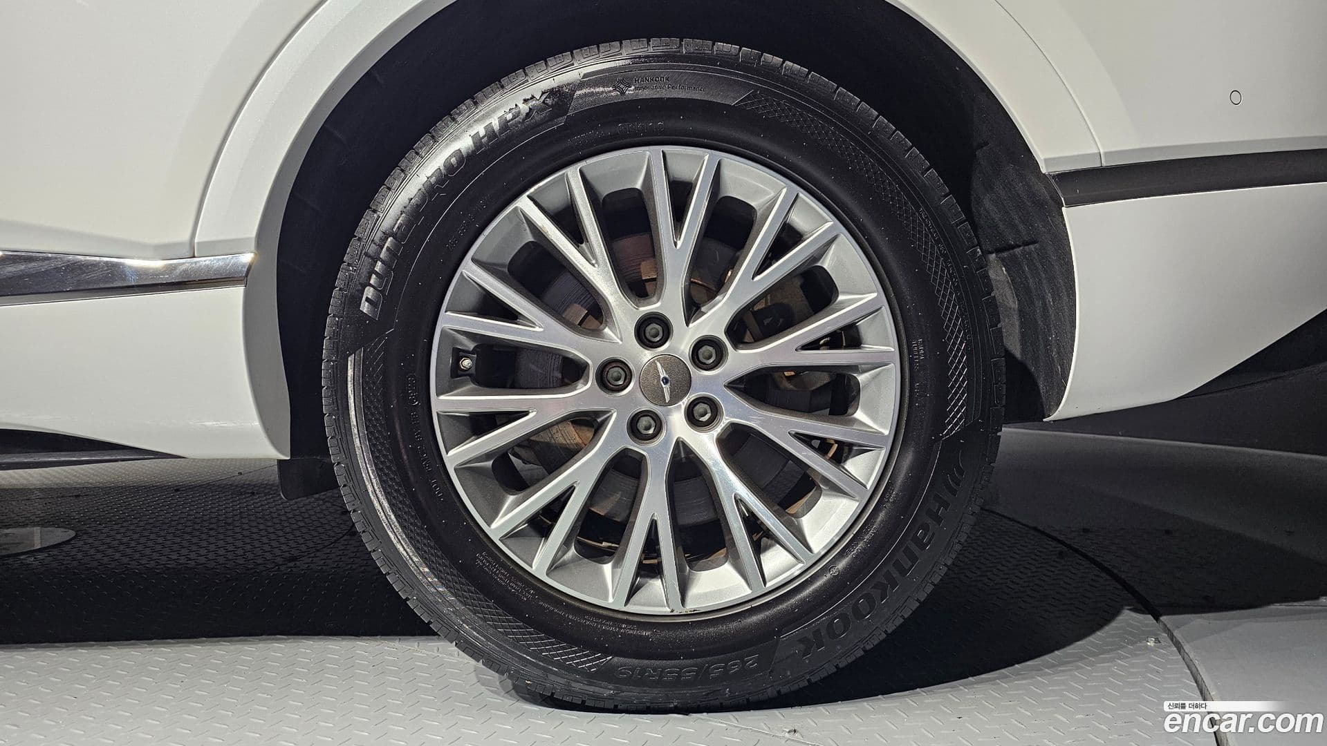 Main__Slider__Photo:GV80 Genesis 2020.3-20