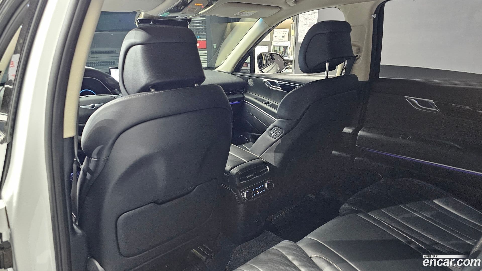 Main__Slider__Photo:GV80 Genesis 2020.3-25