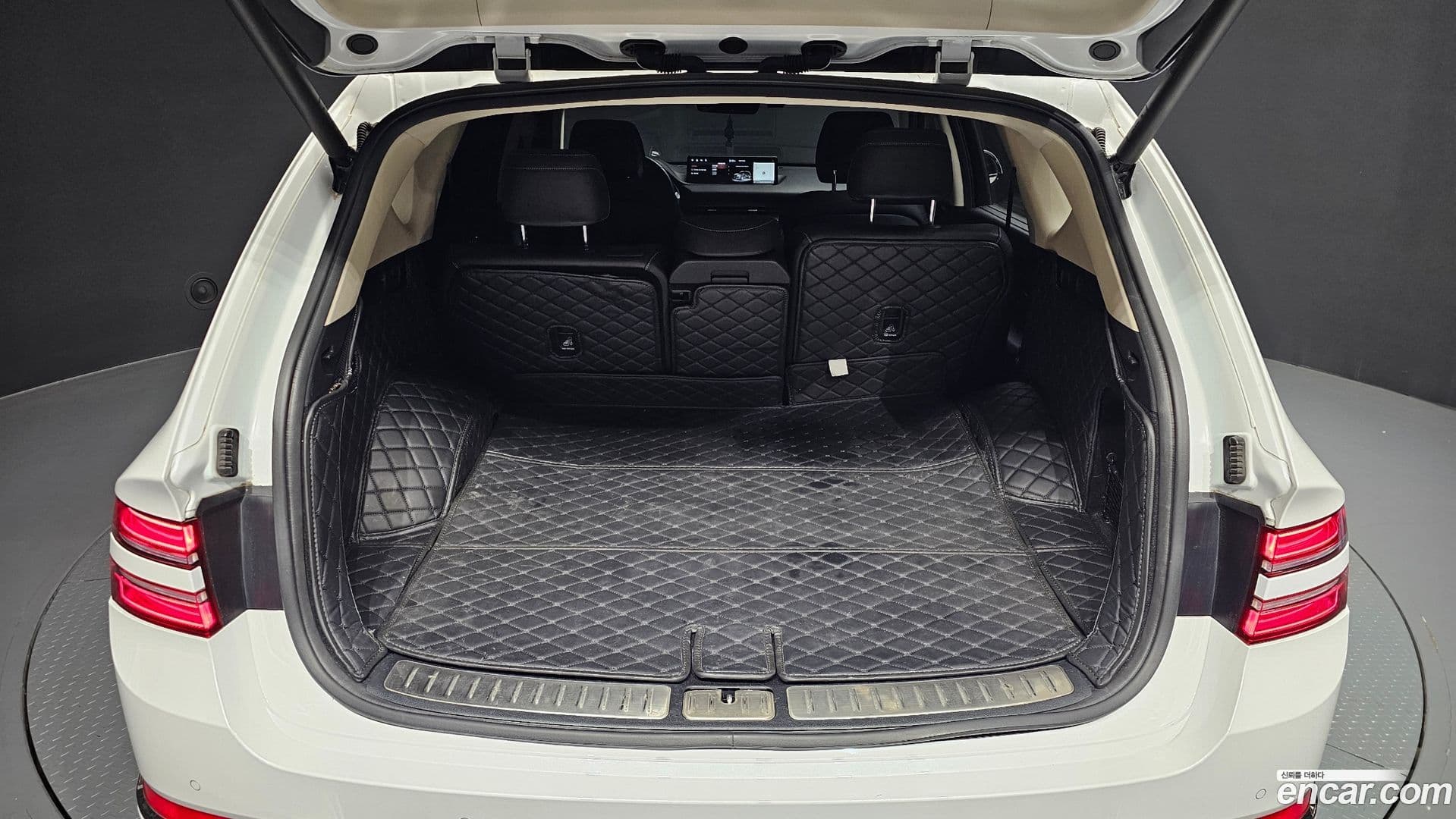 Main__Slider__Photo:GV80 Genesis 2020.3-26