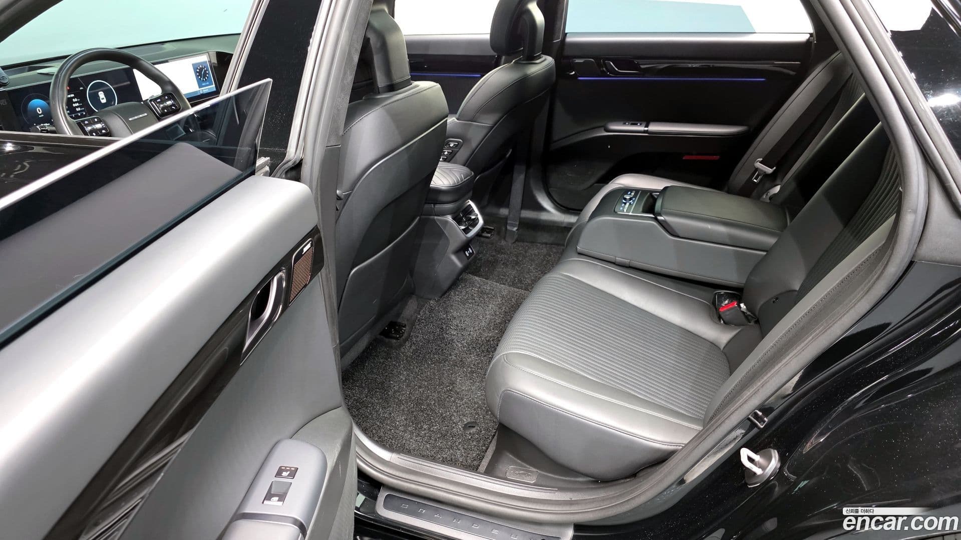 Main__Slider__Photo:Grandeur Hyundai 2023.6-11