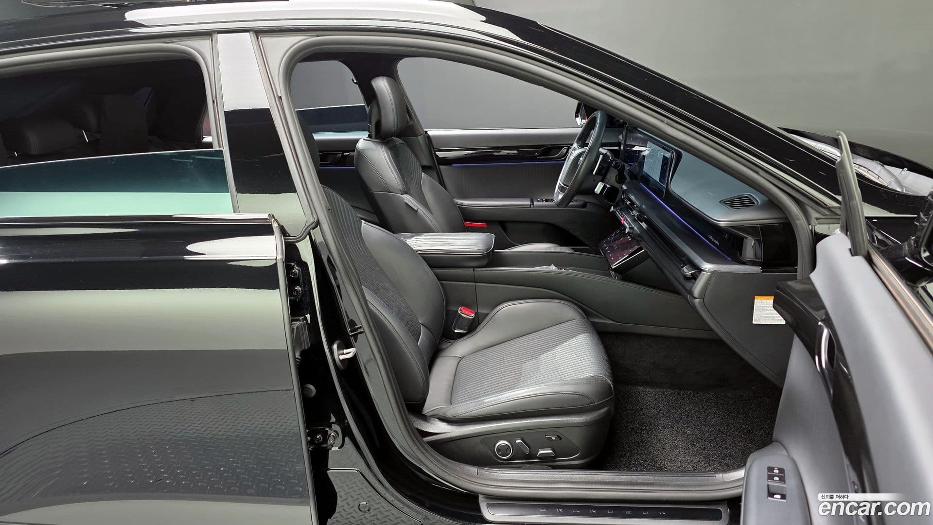 Main__Slider__Photo:Grandeur Hyundai 2023.6-25