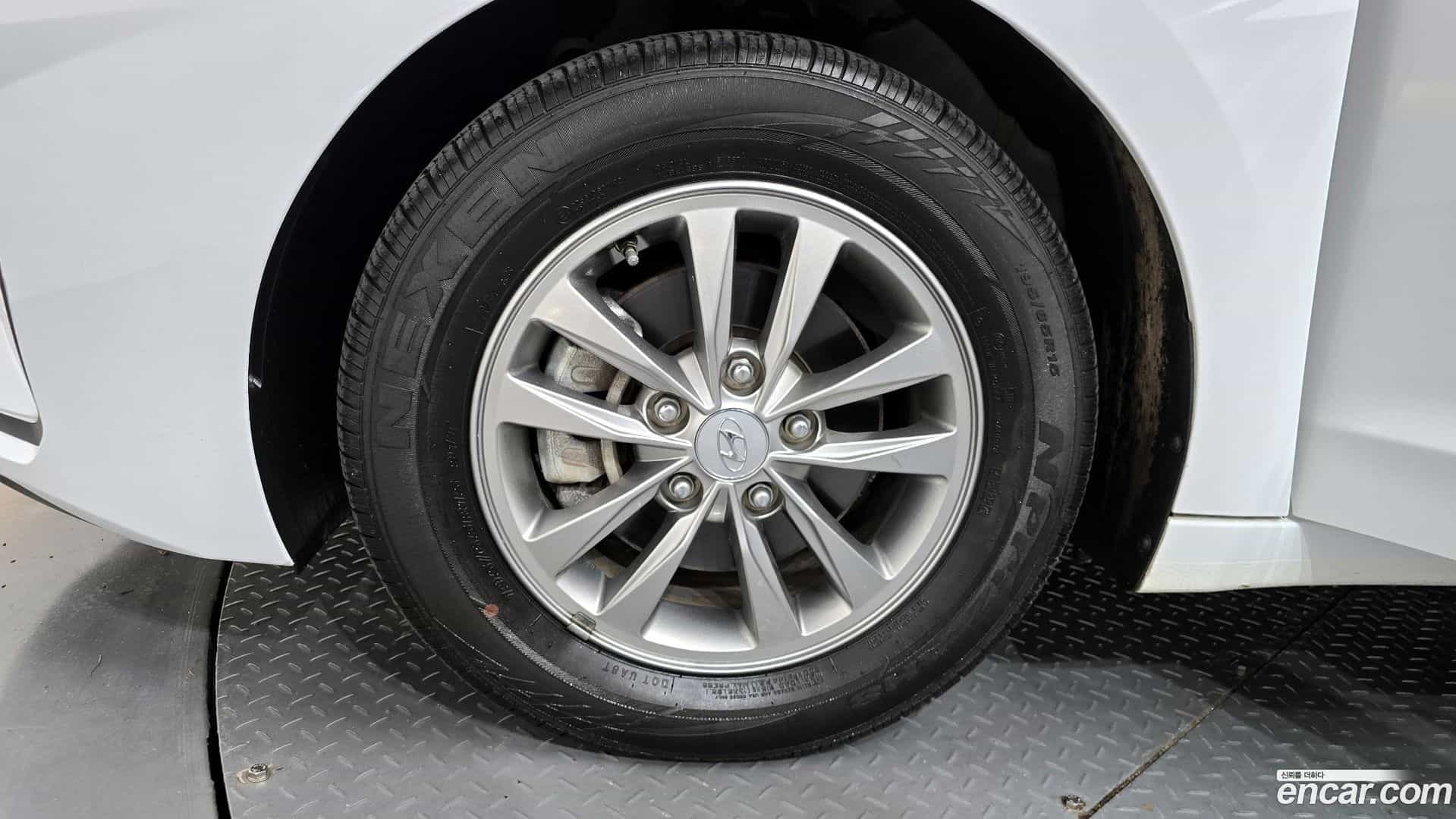 AVANTE Hyundai 2019.9-OUTER-005