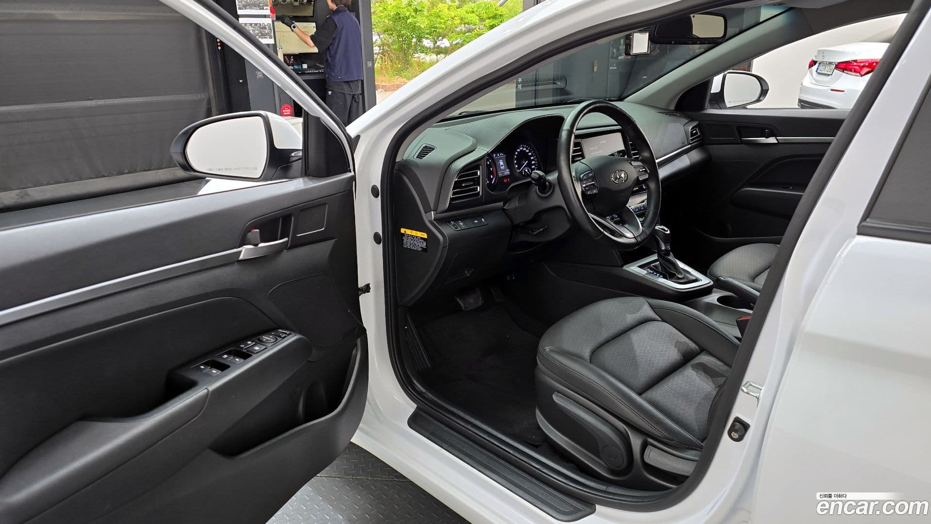 Main__Slider__Photo:AVANTE Hyundai 2019.9-9