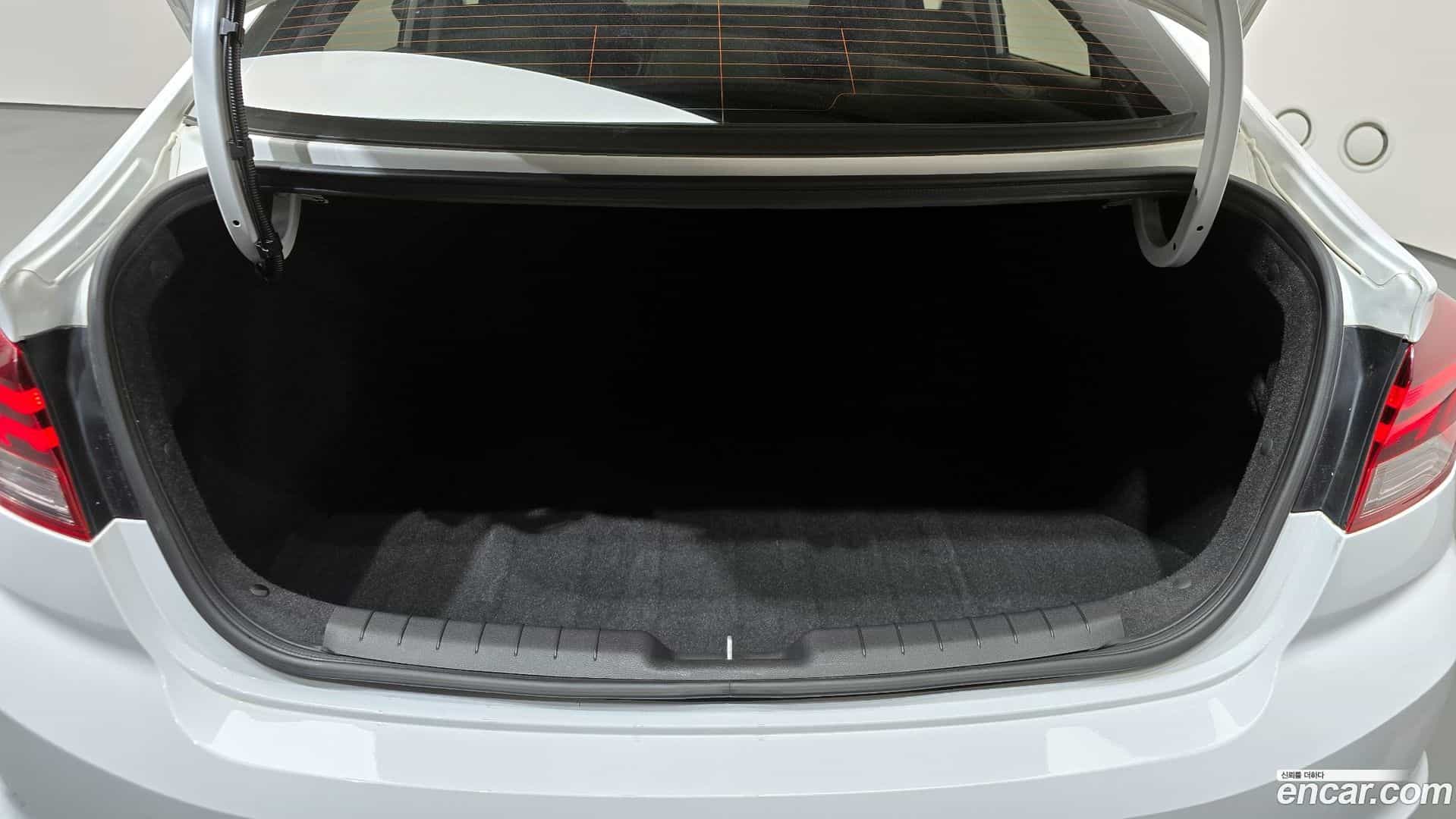 AVANTE Hyundai 2019.9-OPTION-024