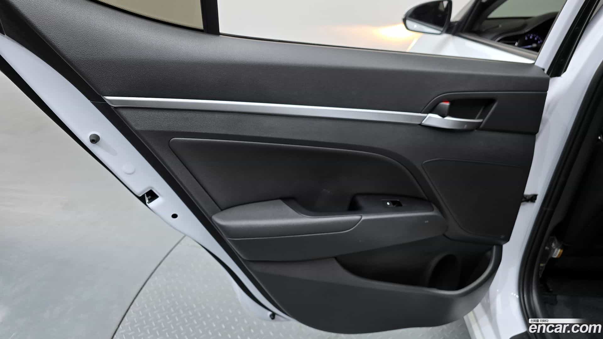 AVANTE Hyundai 2019.9-INNER-035