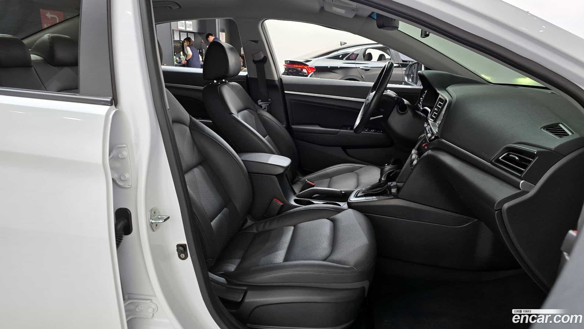 AVANTE Hyundai 2019.9-INNER-036