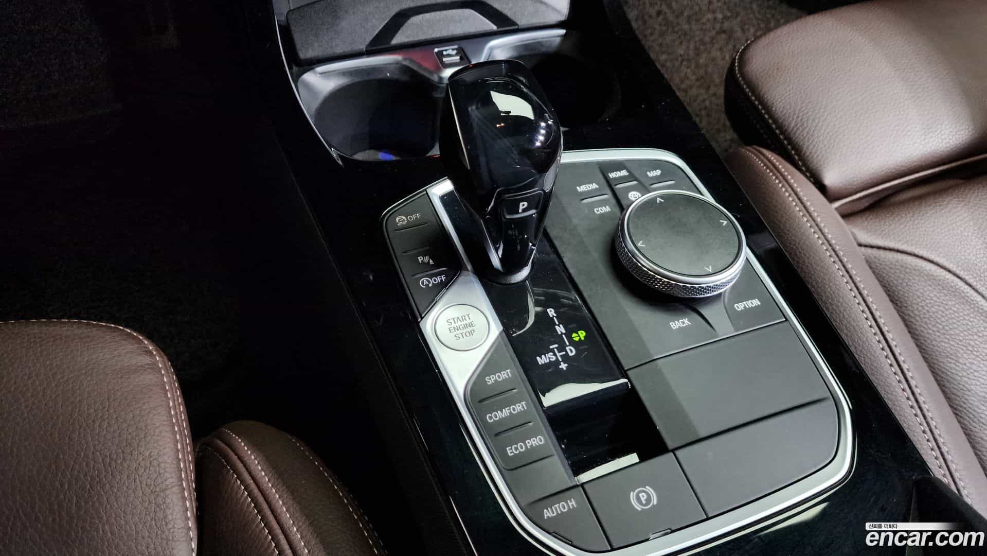 1-Series BMW 2020.11-INNER-009