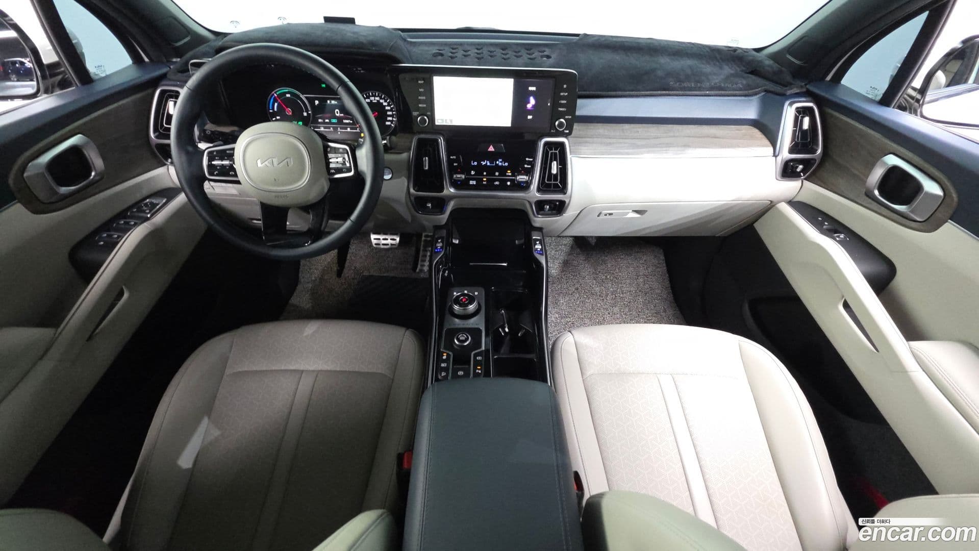 Main__Slider__Photo:Sorento Kia 2022.1-6