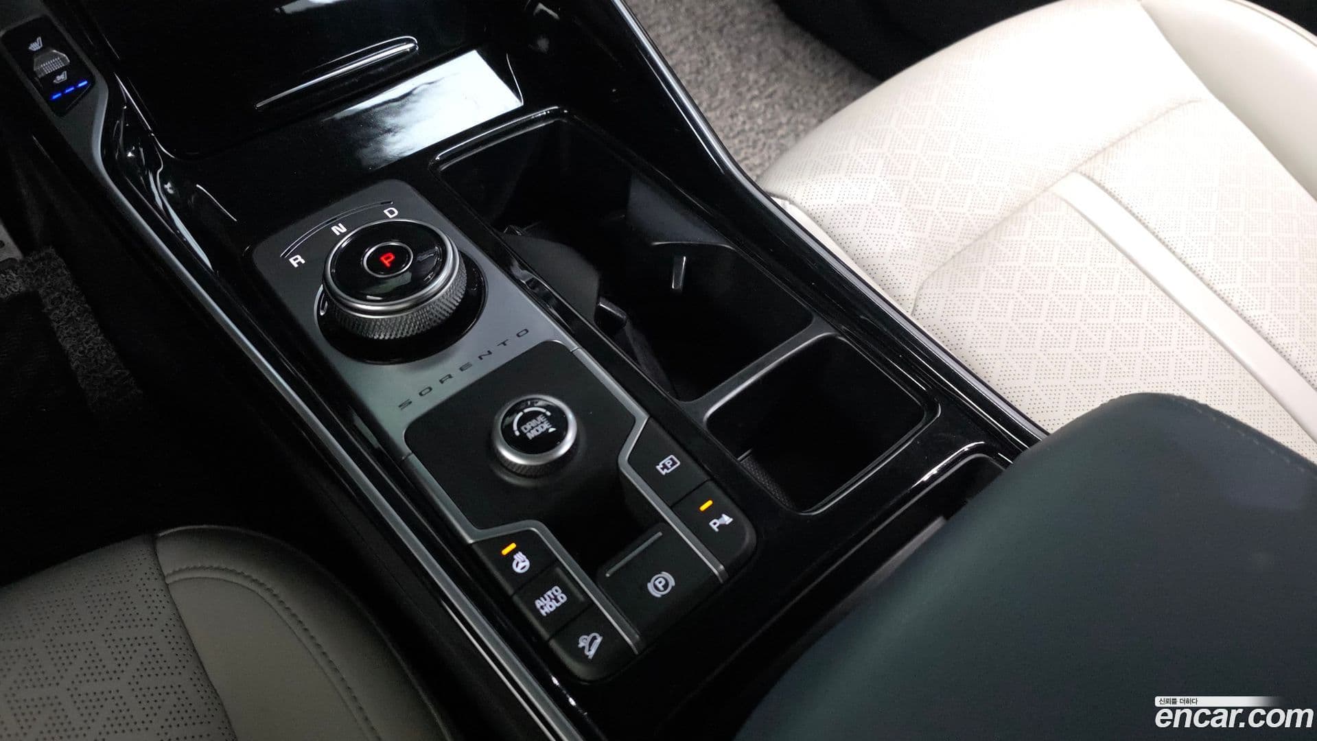 Main__Slider__Photo:Sorento Kia 2022.1-8