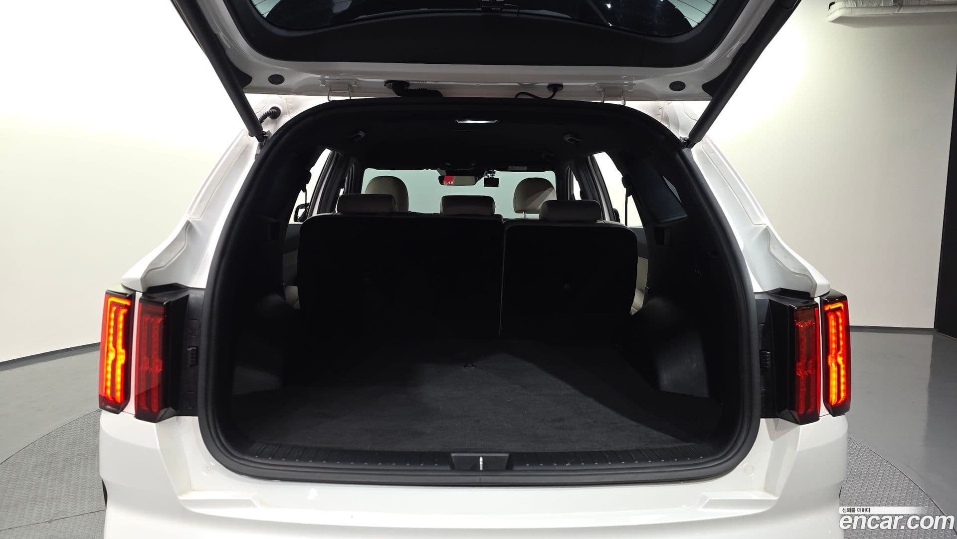 Main__Slider__Photo:Sorento Kia 2022.1-19