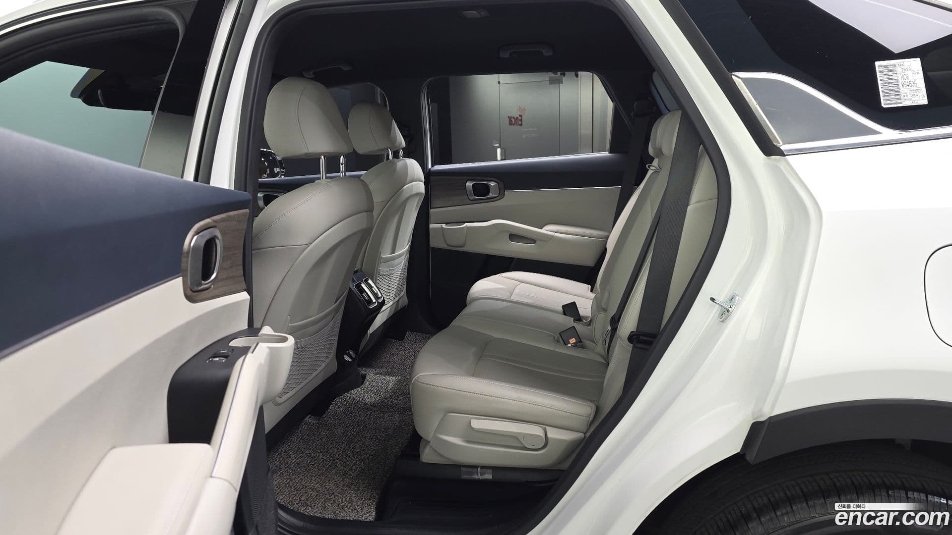 Main__Slider__Photo:Sorento Kia 2022.1-25