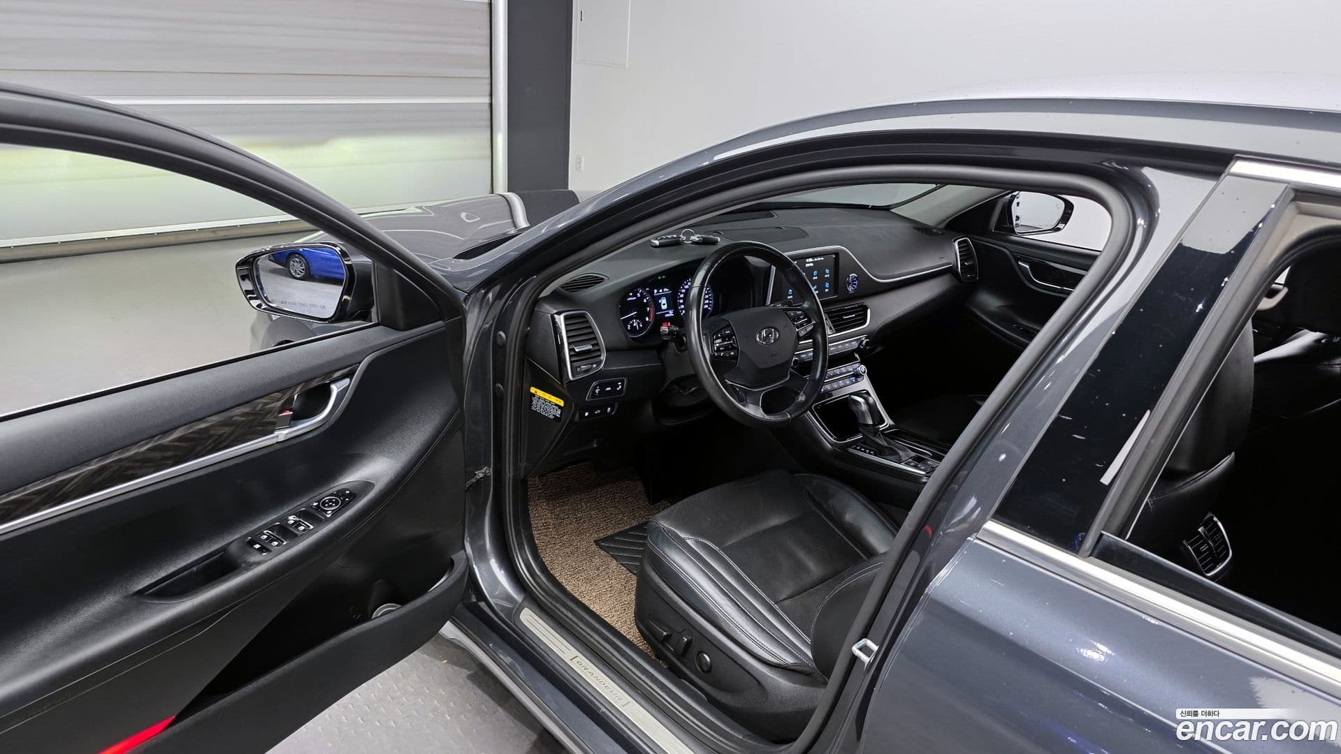 Main__Slider__Photo:Grandeur Hyundai 2018.5-9