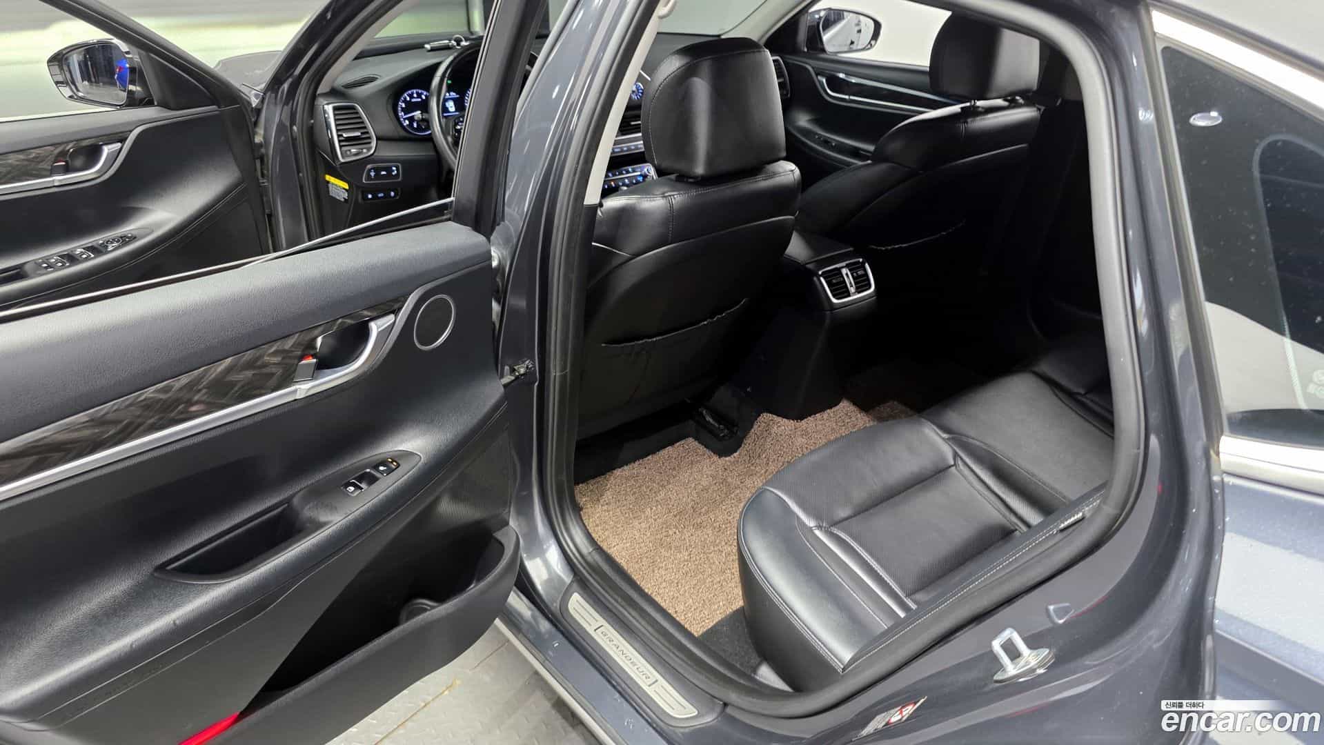 Grandeur Hyundai 2018.5-OPTION-015