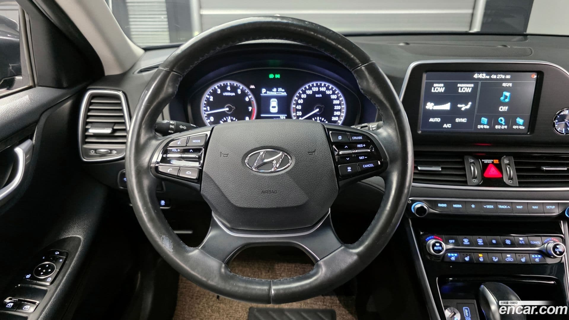 Main__Slider__Photo:Grandeur Hyundai 2018.5-11