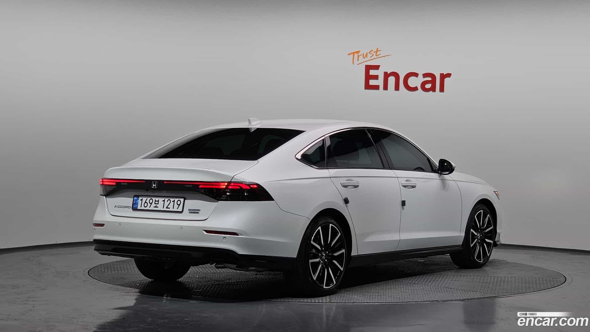 Accord Honda 2024.11-OUTER-002