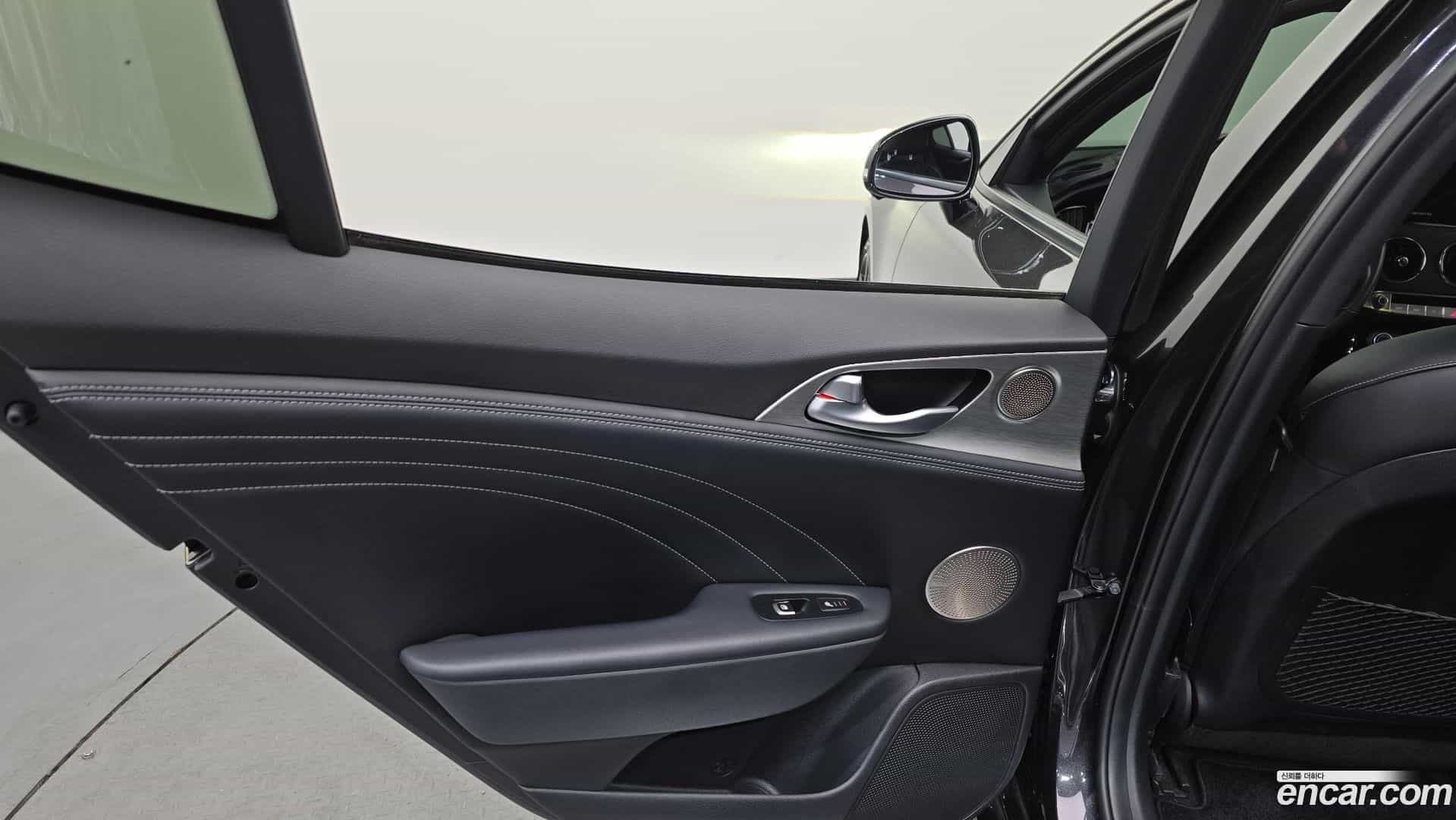 Stinger Kia 2021.2-INNER-035