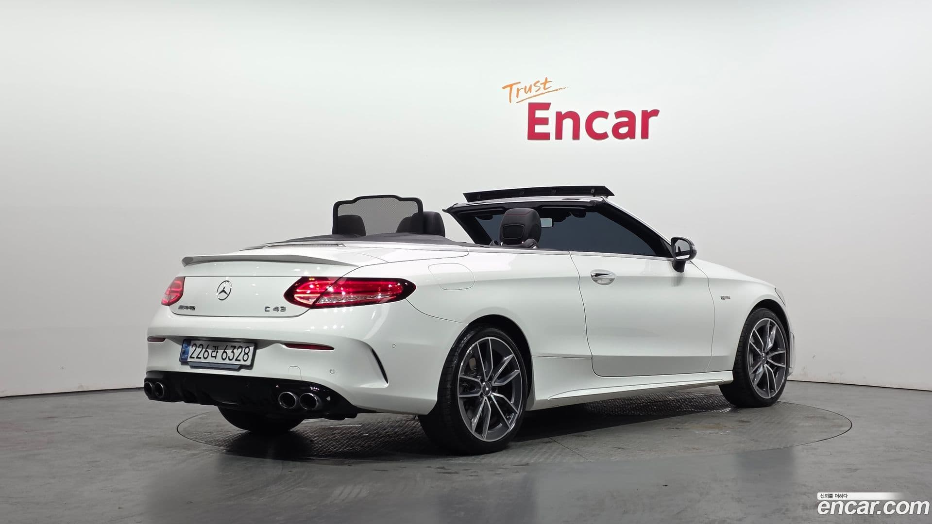 Main__Slider__Photo:C-Class Mercedes-Benz 2019.11-1