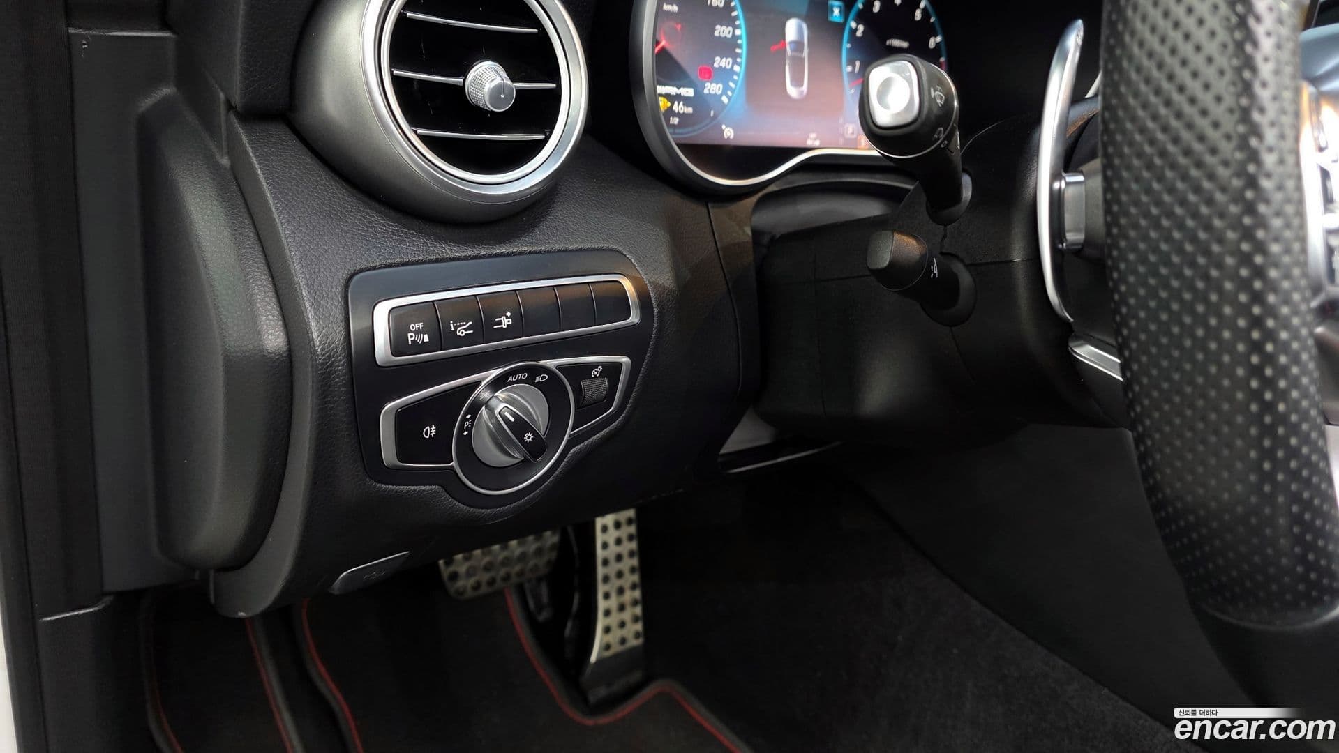 Main__Slider__Photo:C-Class Mercedes-Benz 2019.11-26