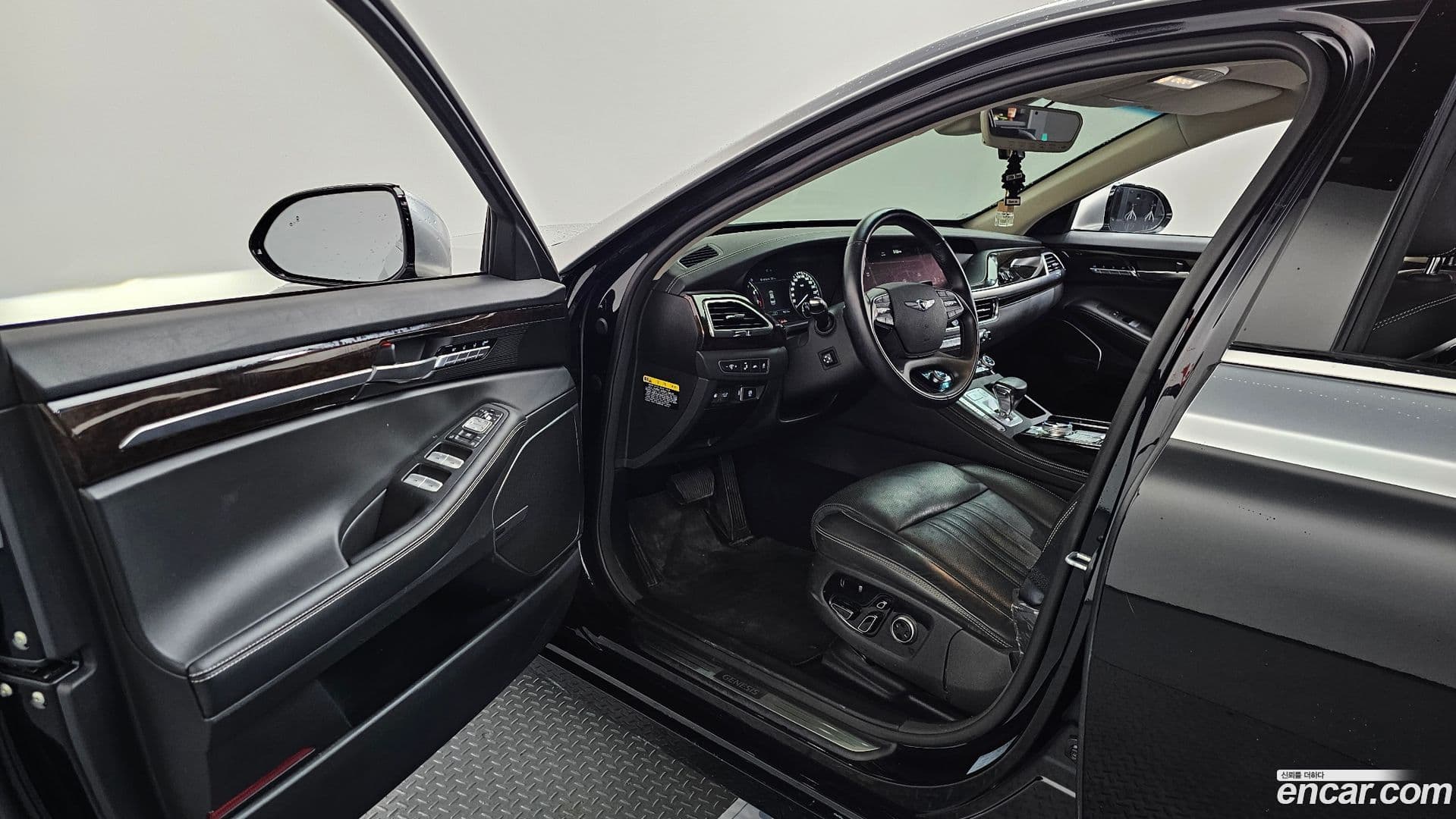Main__Slider__Photo:G90 Genesis 2019.10-8