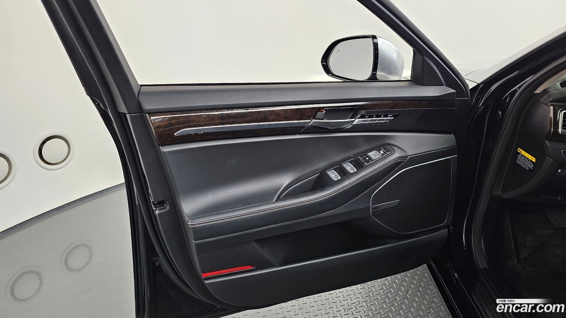Main__Slider__Photo:G90 Genesis 2019.10-21