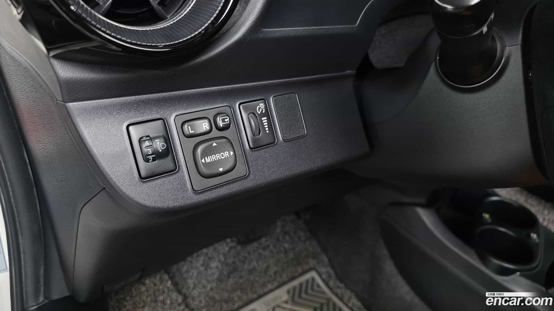 Prius Toyota 2019.4-OPTION-016