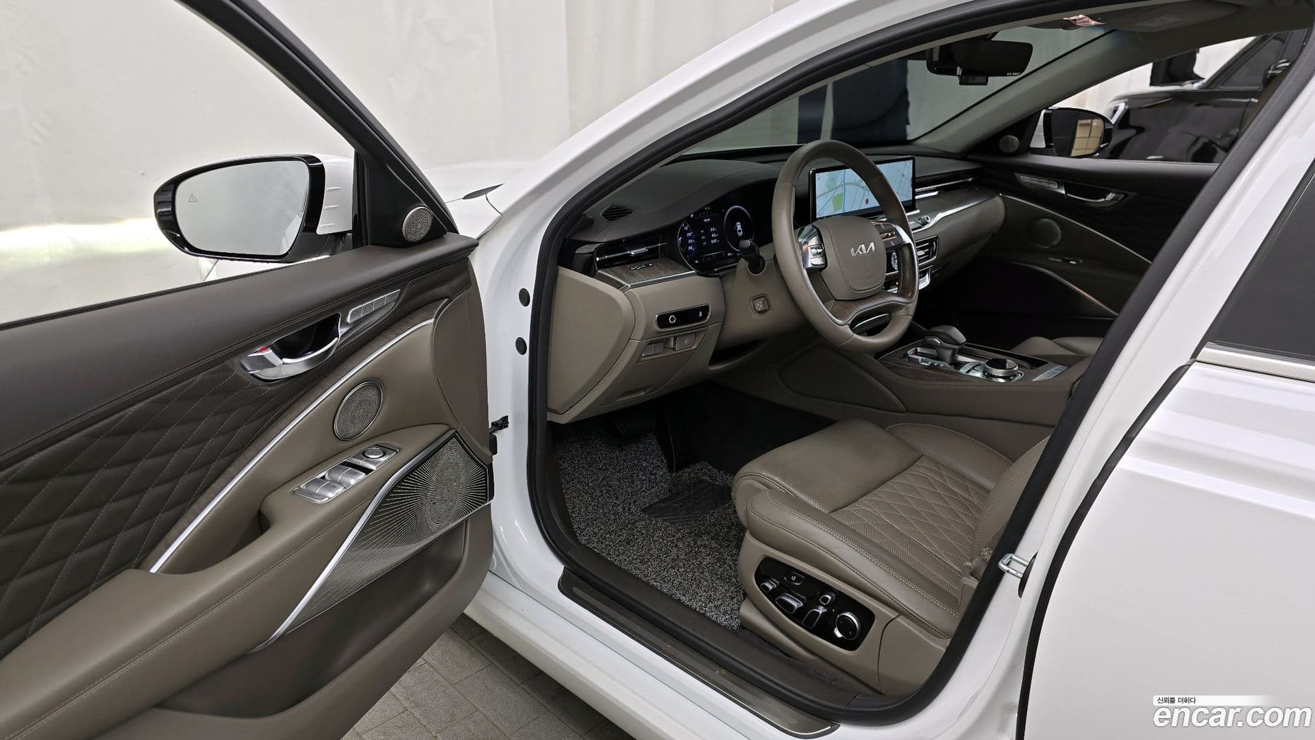 Main__Slider__Photo:K9 Kia 2021.9-9