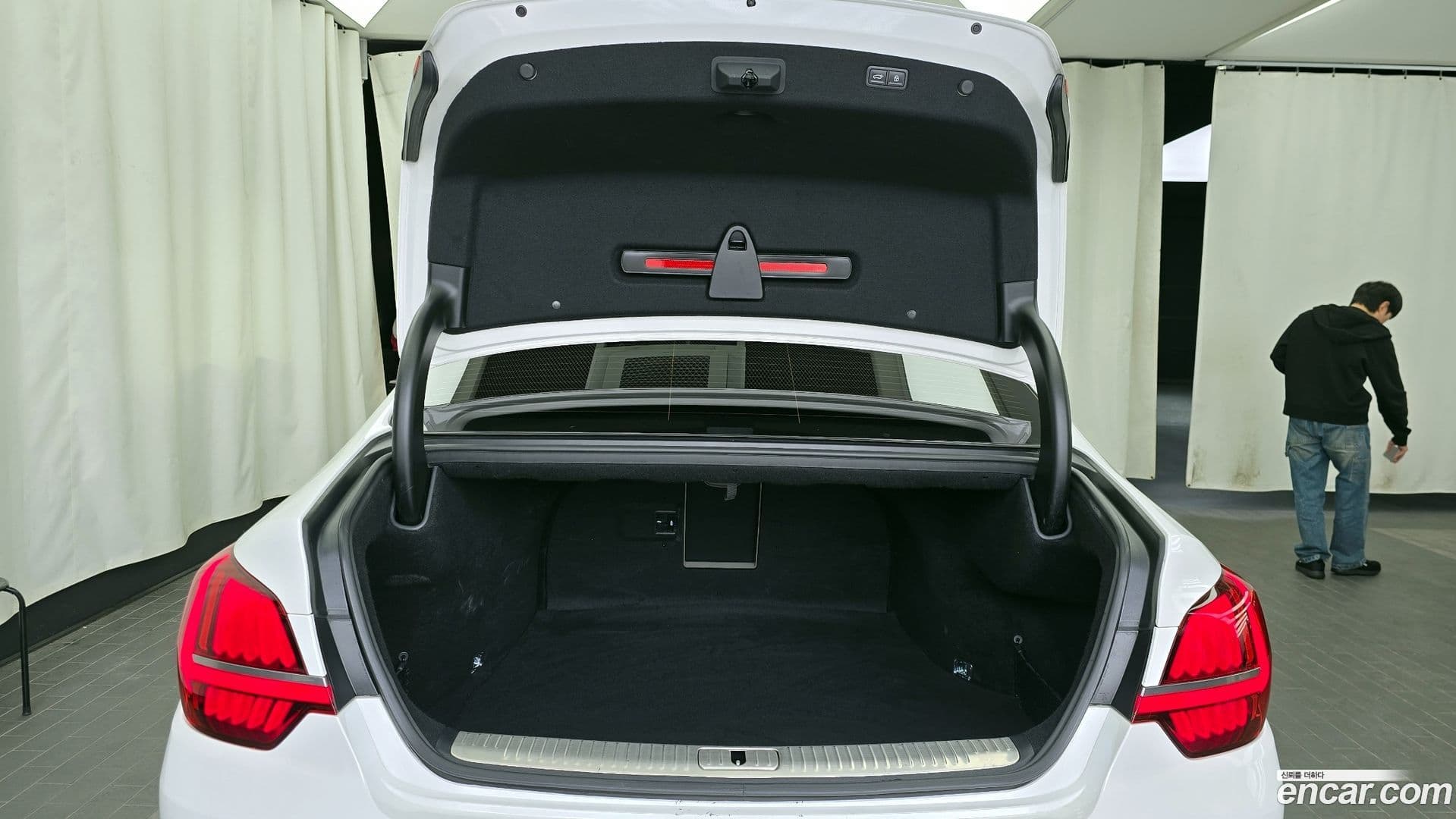 Main__Slider__Photo:K9 Kia 2021.9-19