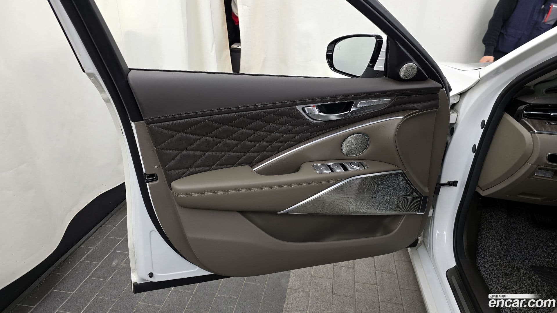 Main__Slider__Photo:K9 Kia 2021.9-23