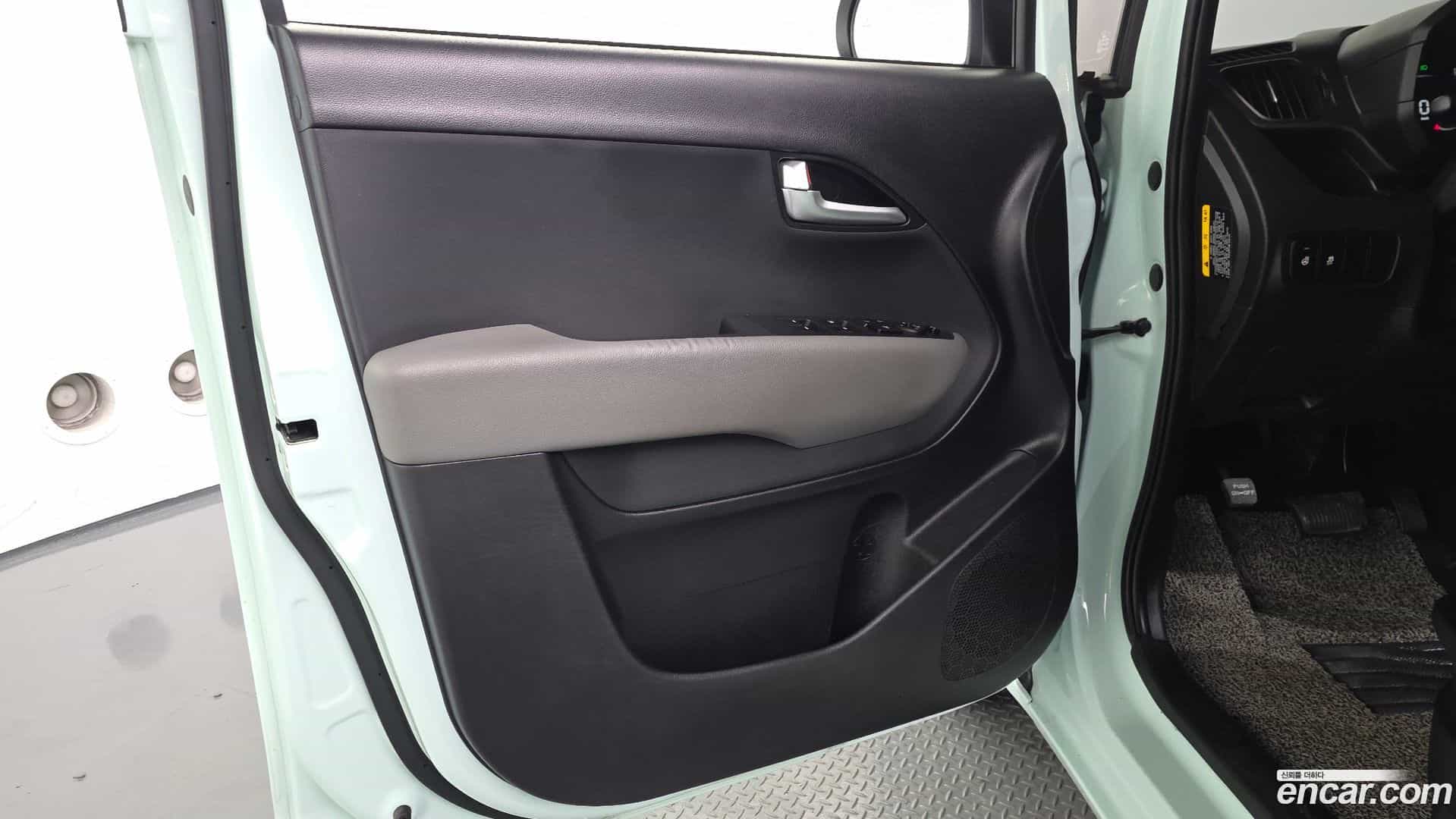 RAY Kia 2023.7-INNER-034