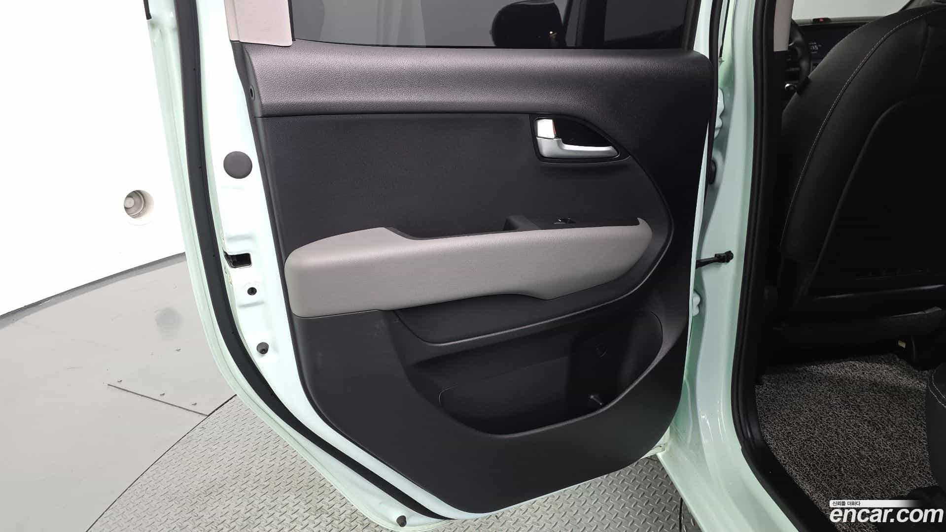 RAY Kia 2023.7-INNER-035