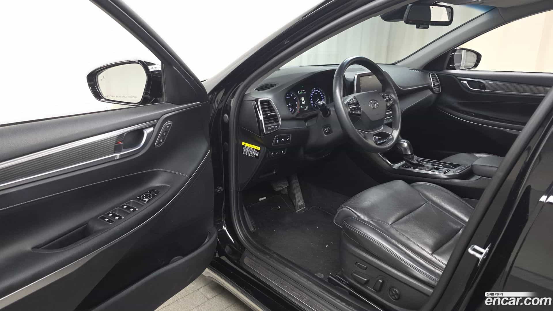 Grandeur Hyundai 2017.2-INNER-010