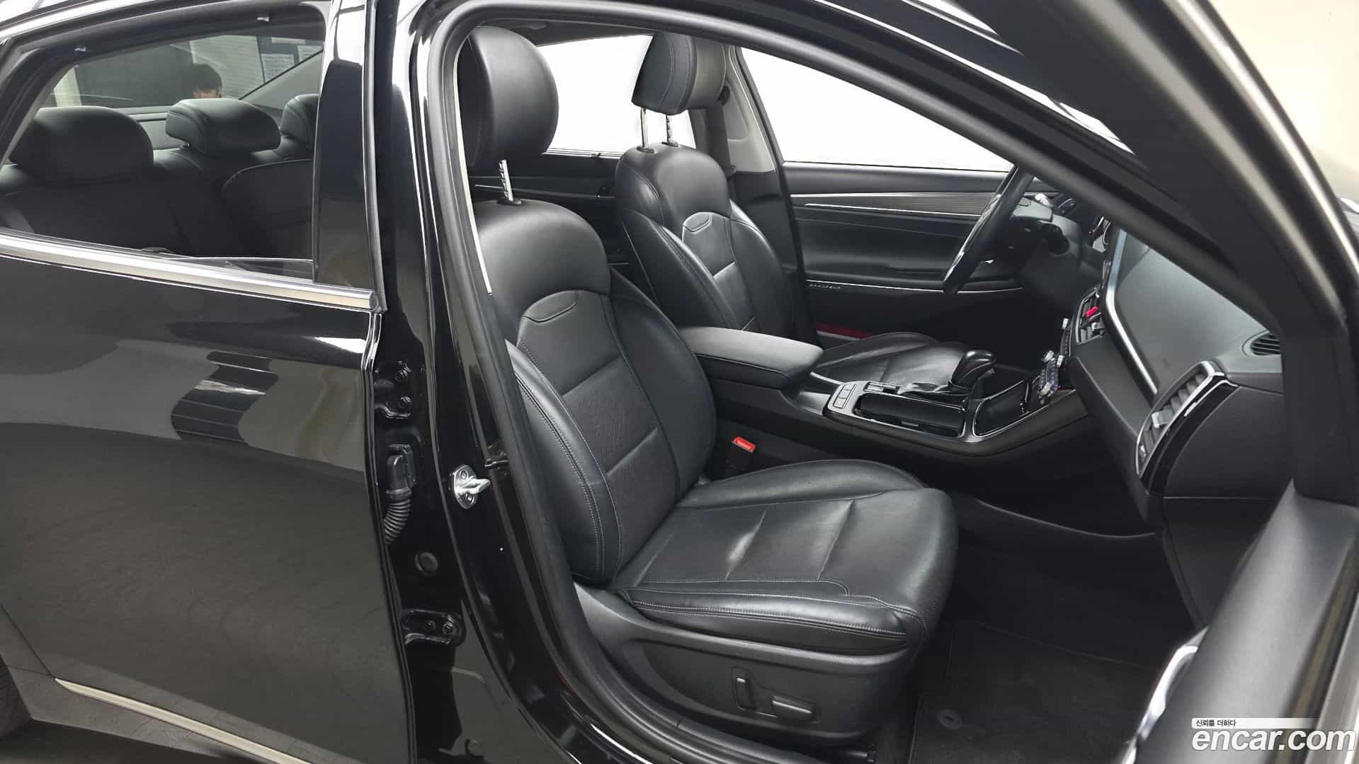 Grandeur Hyundai 2017.2-INNER-036
