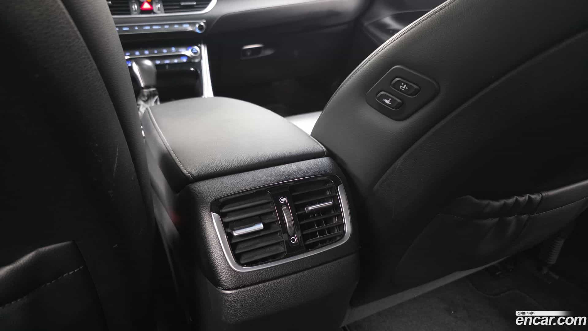 Grandeur Hyundai 2017.2-OPTION-044