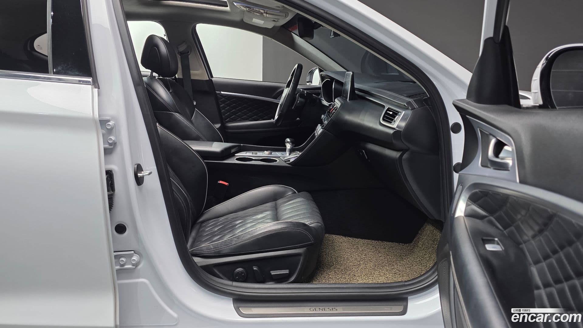 Main__Slider__Photo:G70 Genesis 2018.2-10